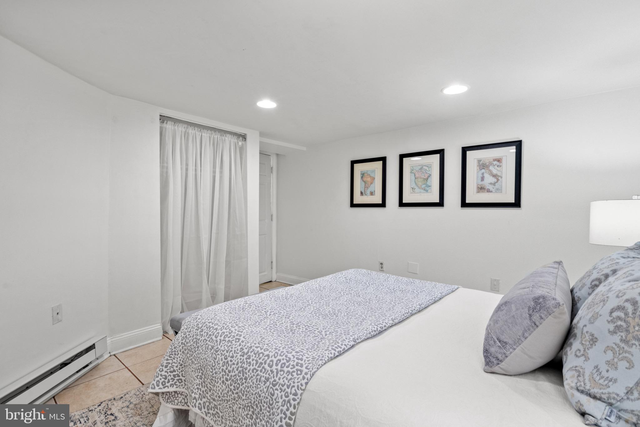 781 Fairmont St NW
