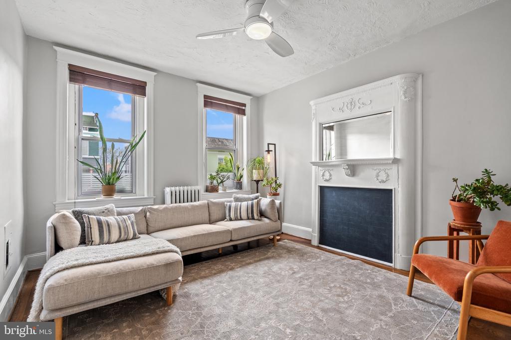 781 Fairmont St NW