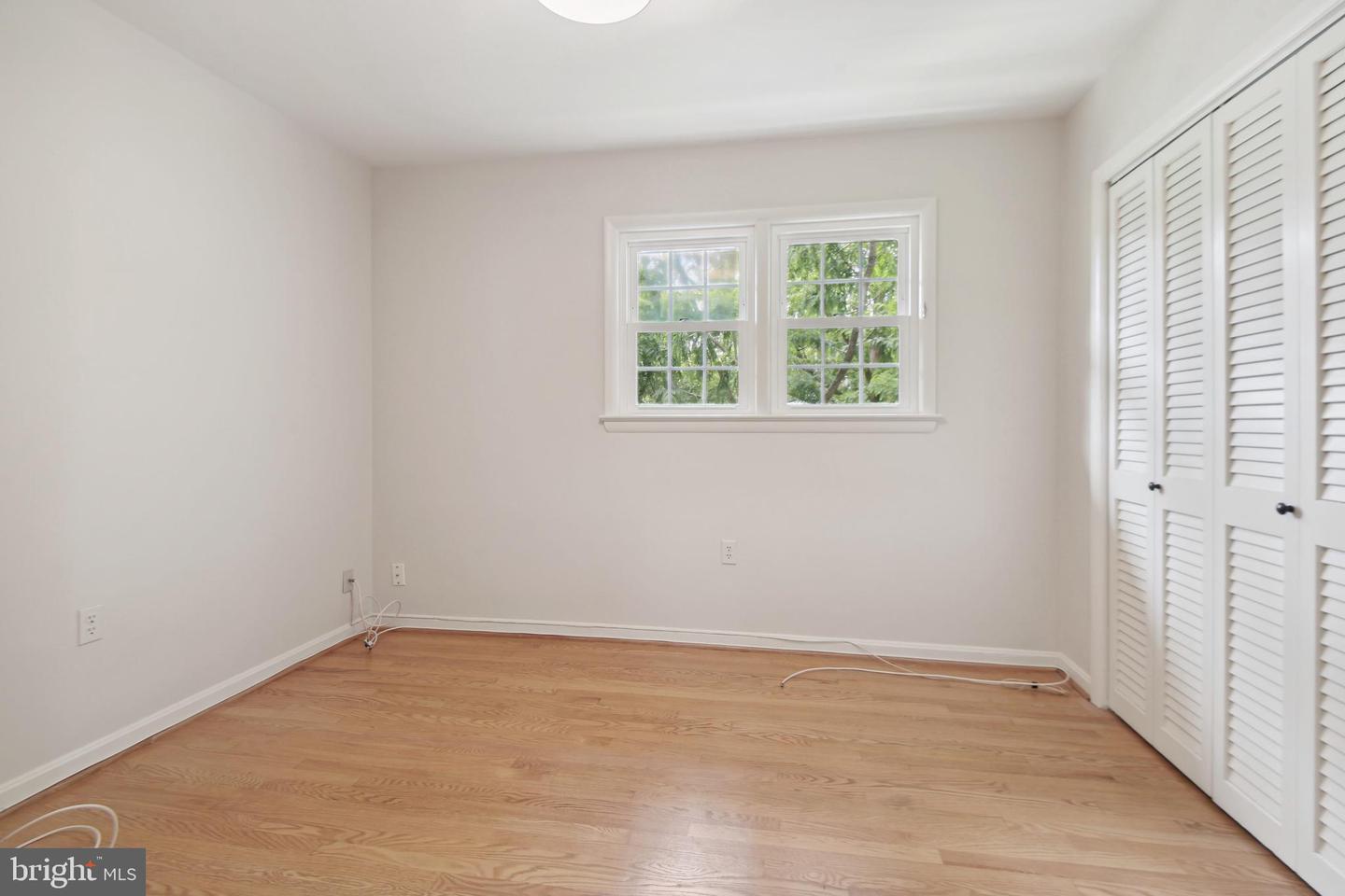 2758 S Ives St