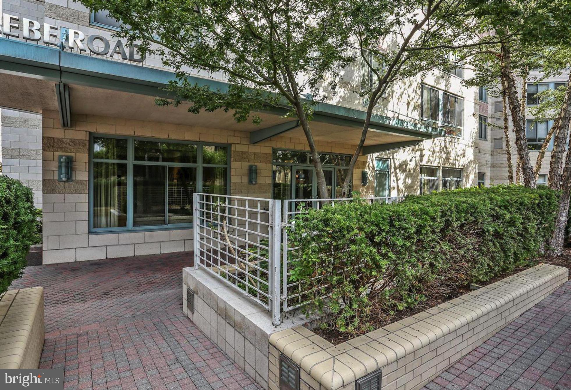 851 N Glebe Rd #1621