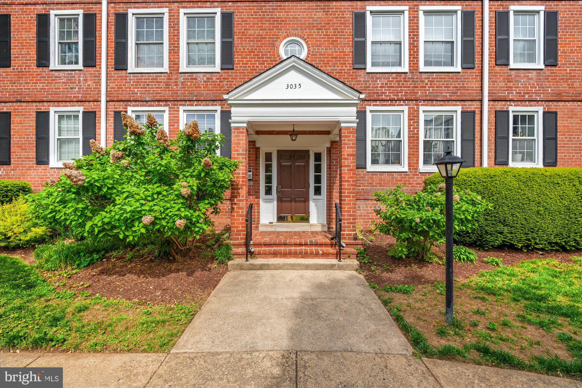 3035 S BUCHANAN ST #C2