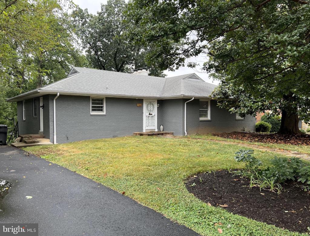 2747 FORT SCOTT DRIVE