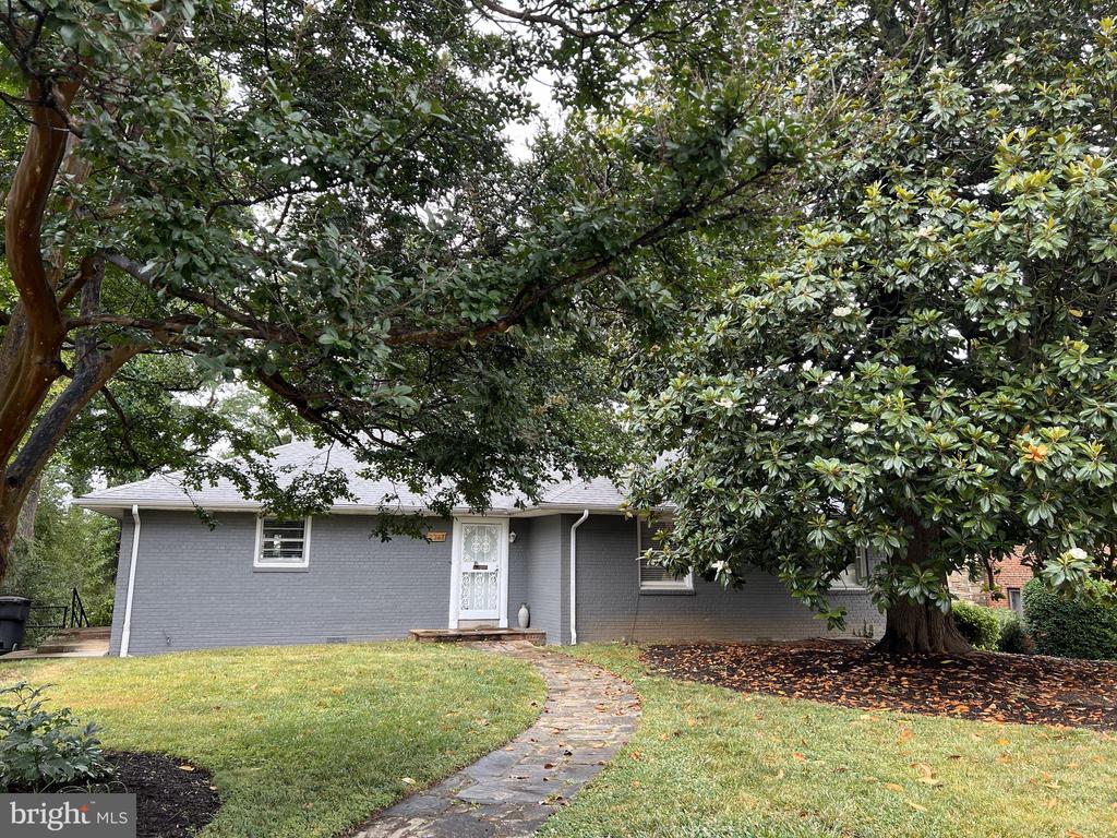 2747 FORT SCOTT DRIVE