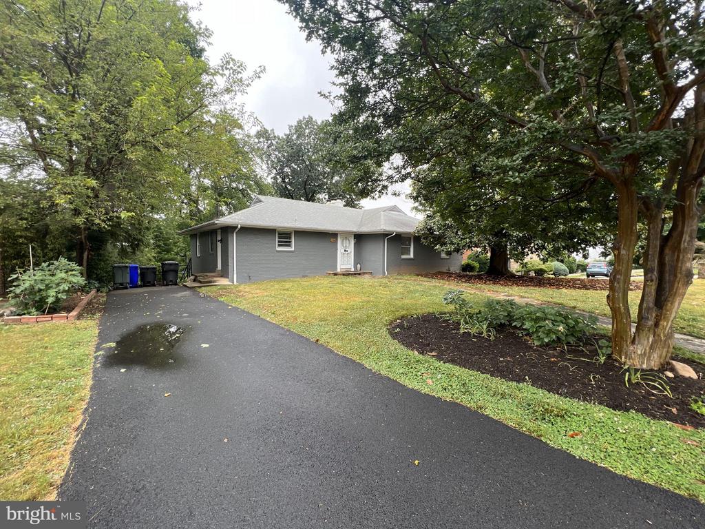 2747 FORT SCOTT DRIVE