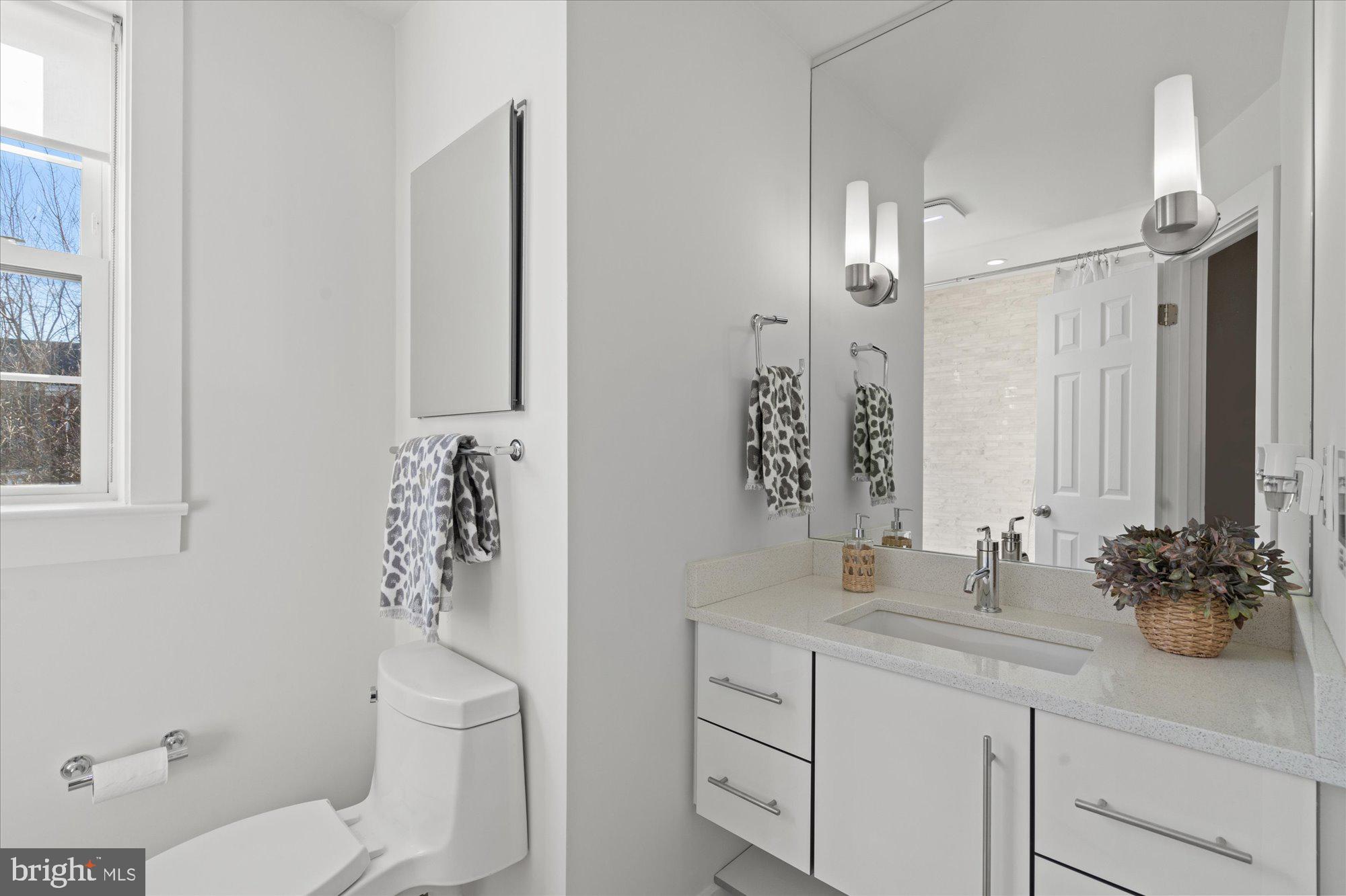 3361 S WAKEFIELD STREET B1