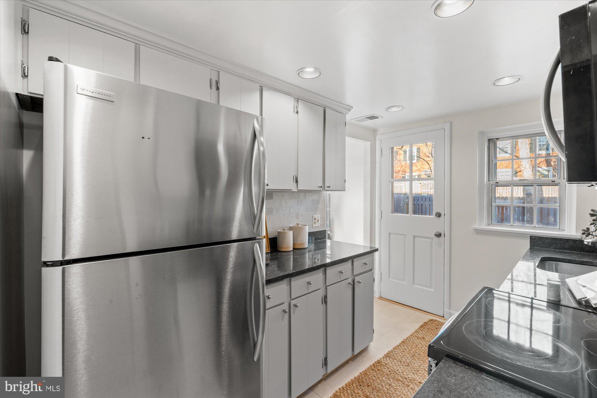 3013 S BUCHANAN STREET