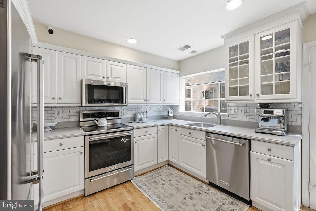 2556 S ARLINGTON MILL DR C 3