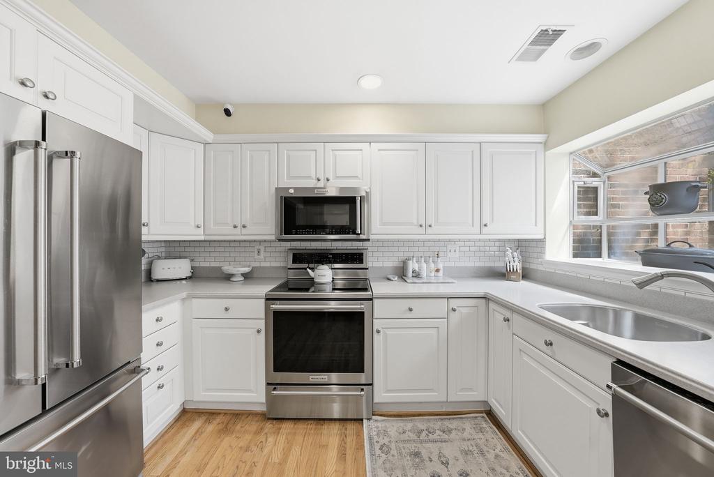 2556 S ARLINGTON MILL DR C 3