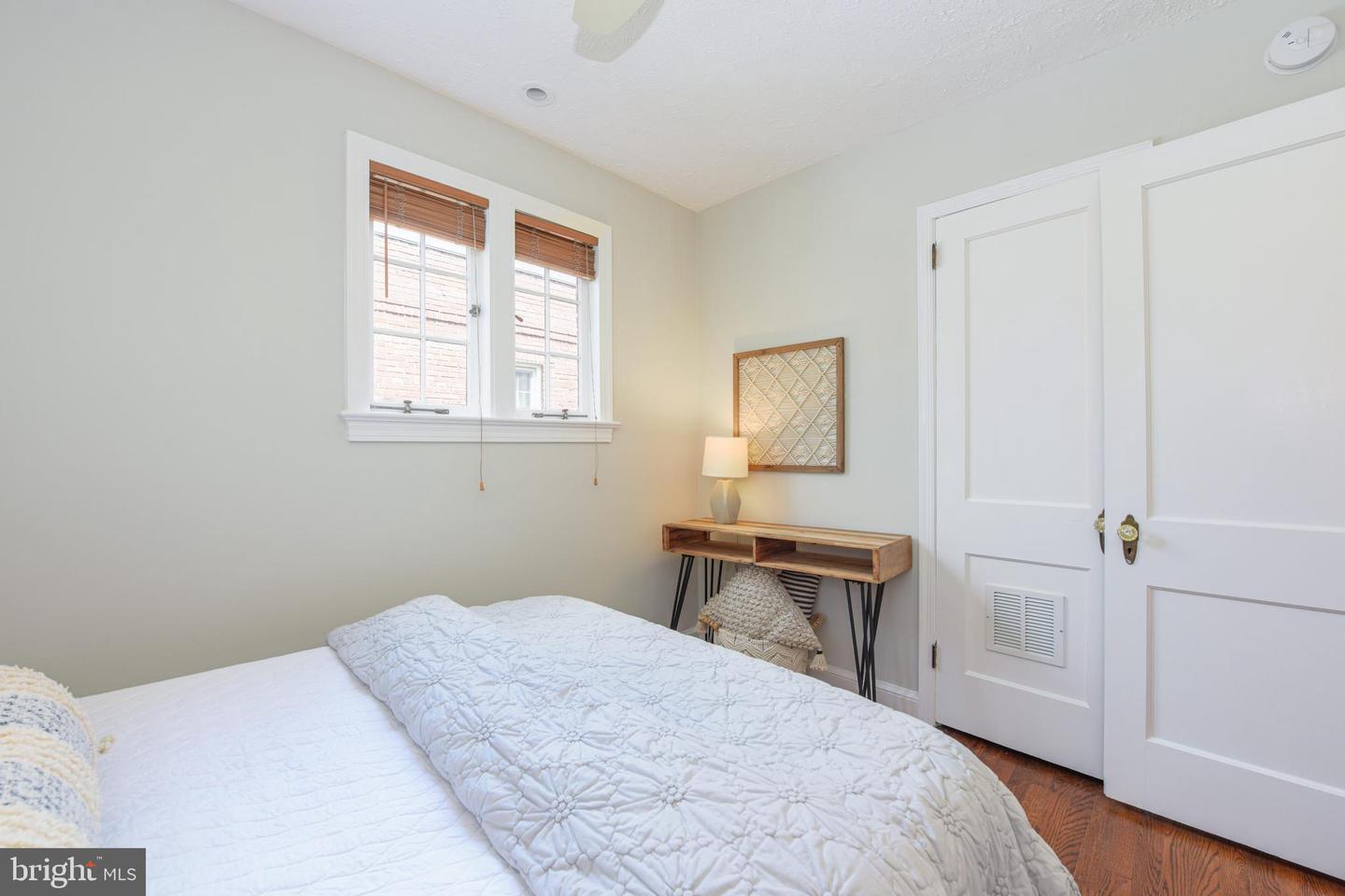 556 E Nelson Ave
