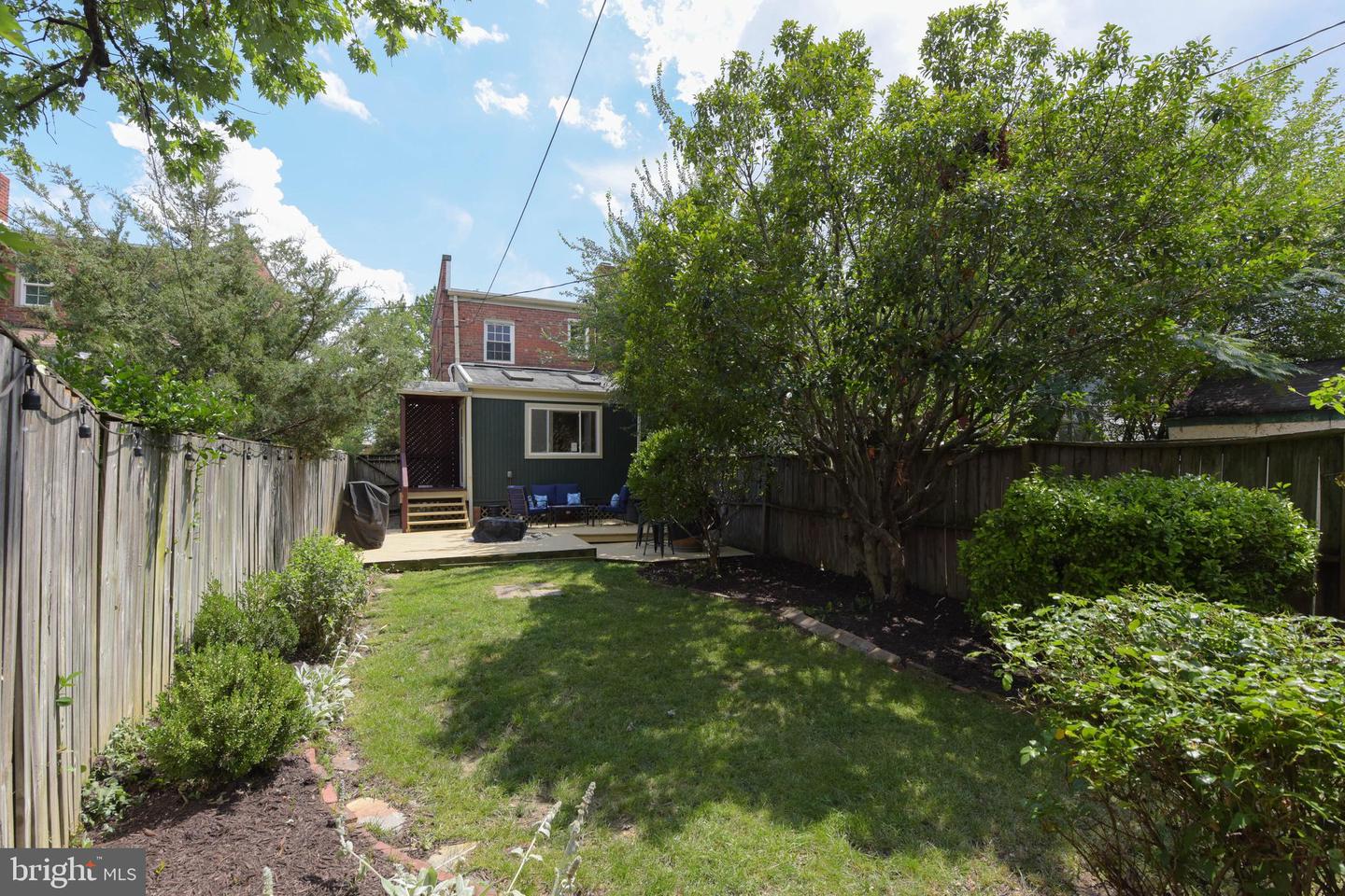556 E Nelson Ave