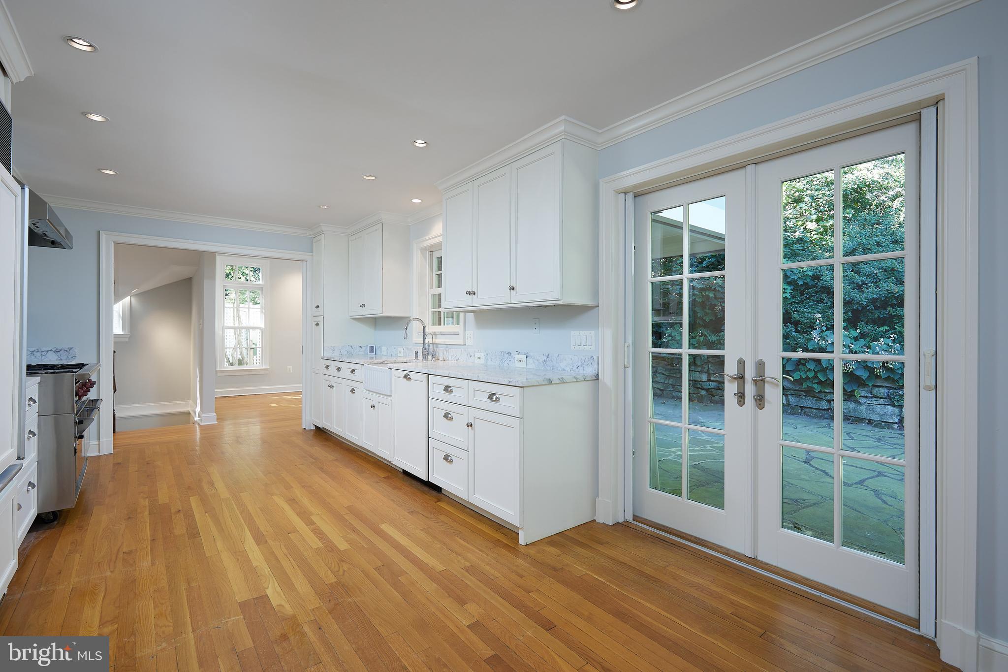 407 W Alexandria Ave