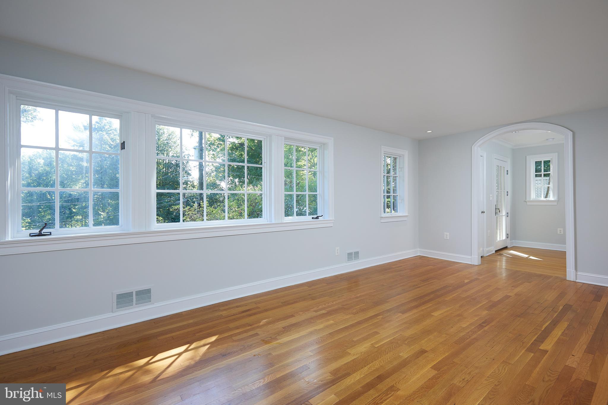 407 W Alexandria Ave
