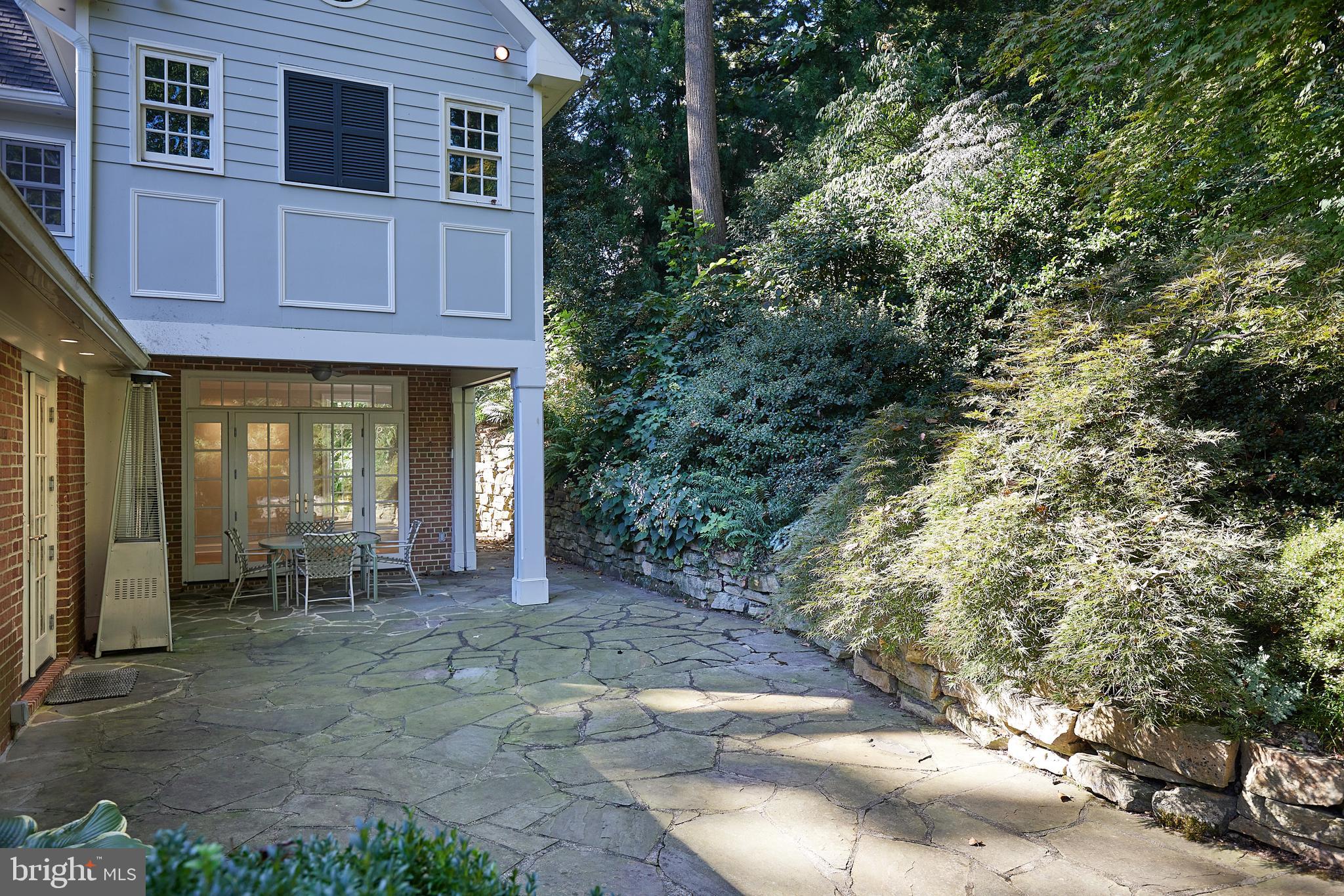 407 W Alexandria Ave