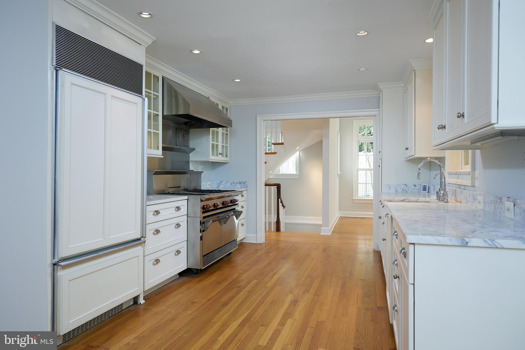 407 W Alexandria Ave
