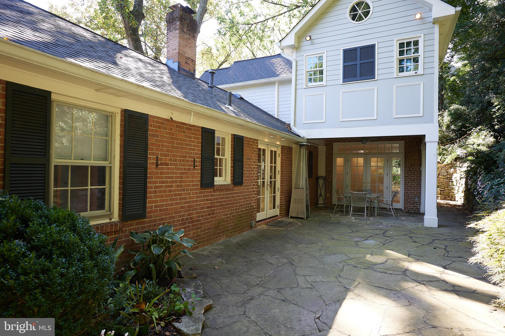 407 W Alexandria Ave