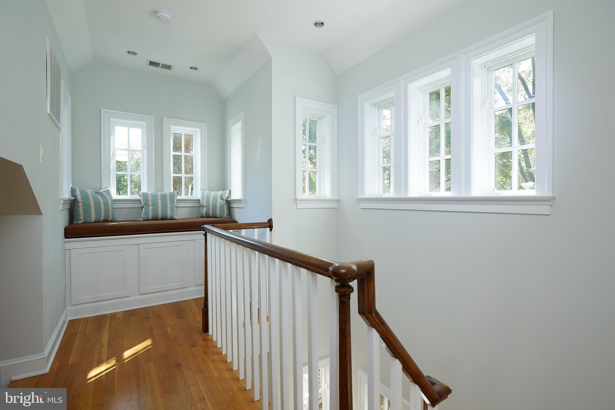 407 W Alexandria Ave