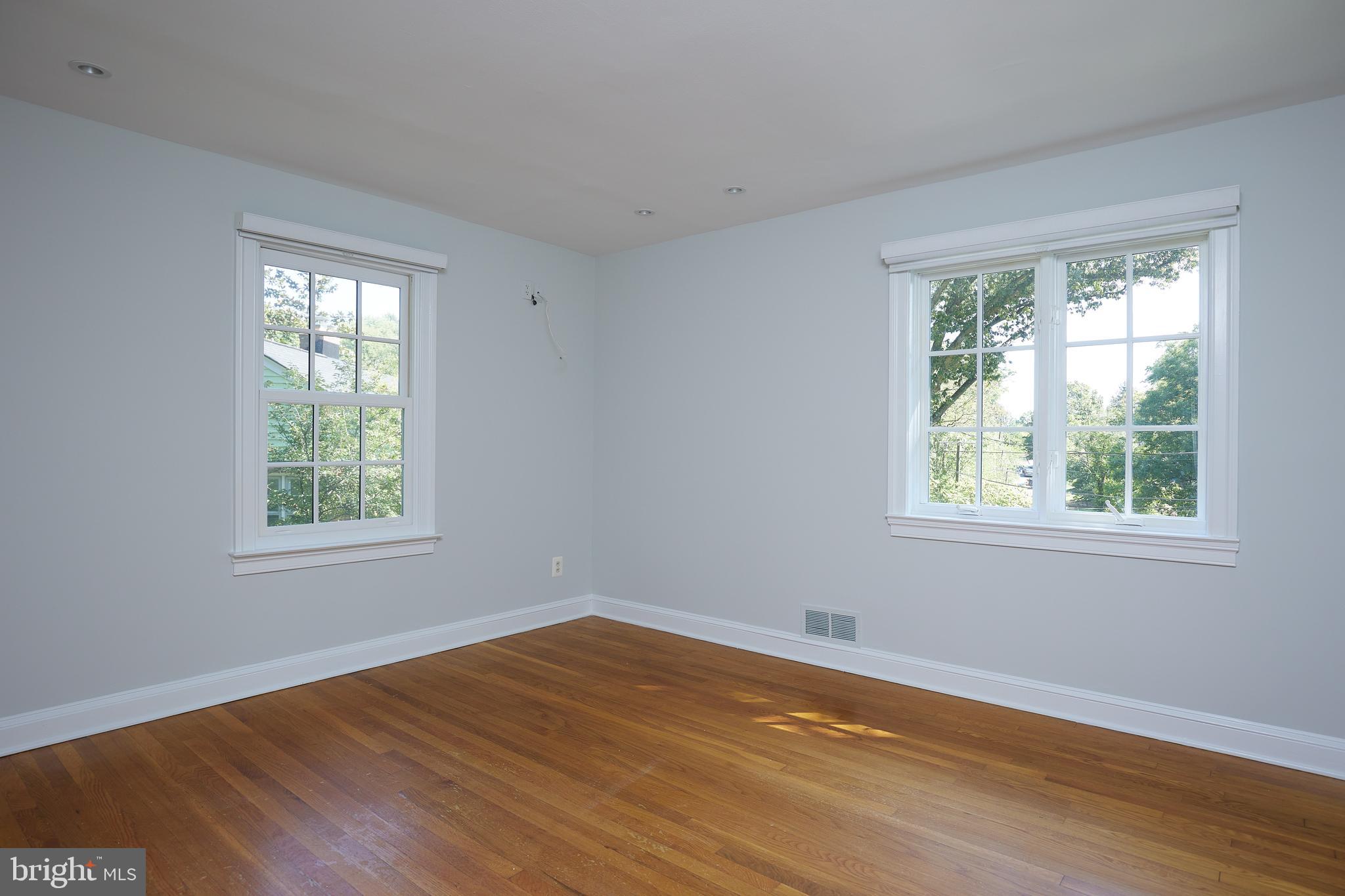 407 W Alexandria Ave