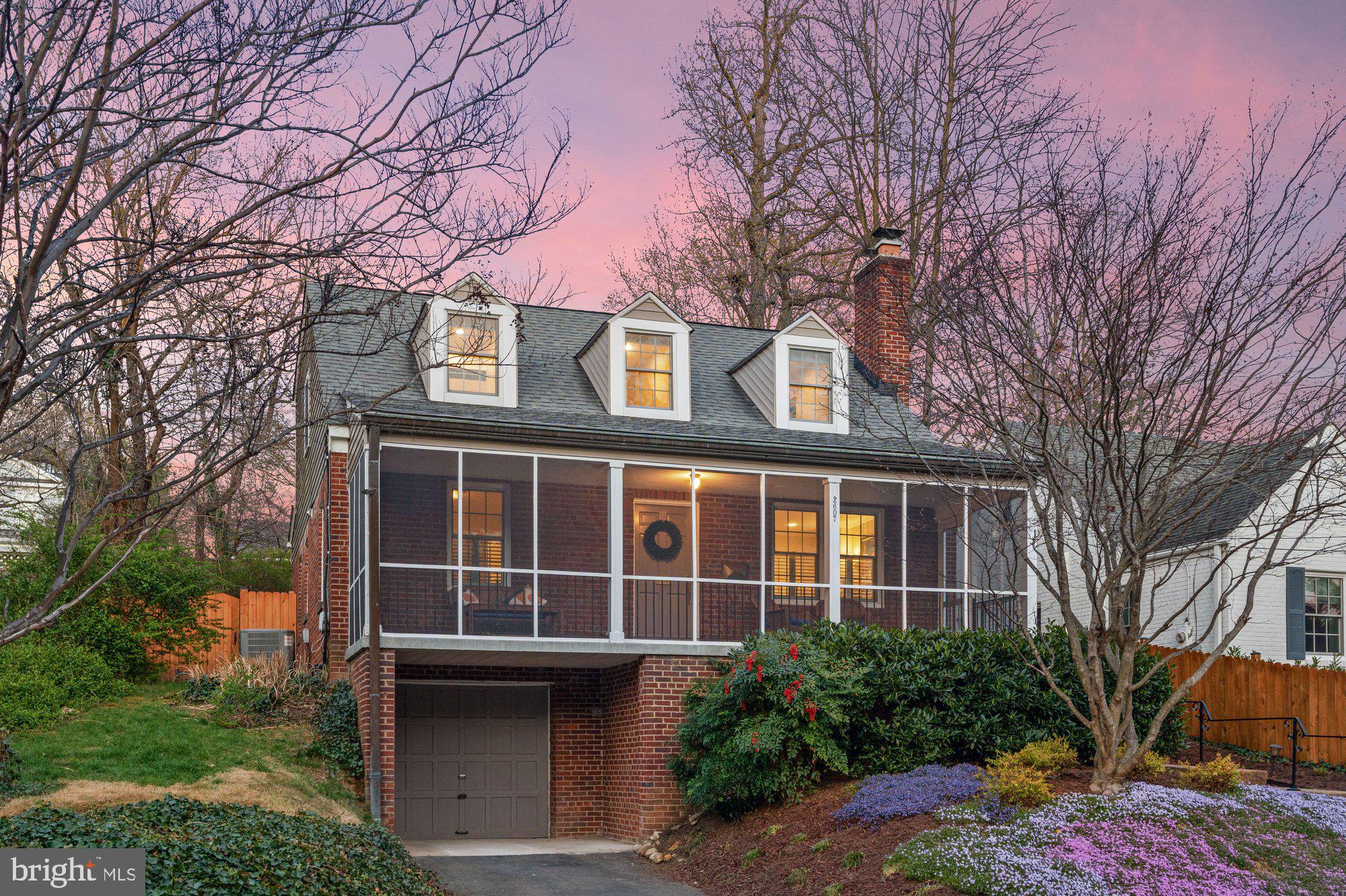 2607 Valley Dr