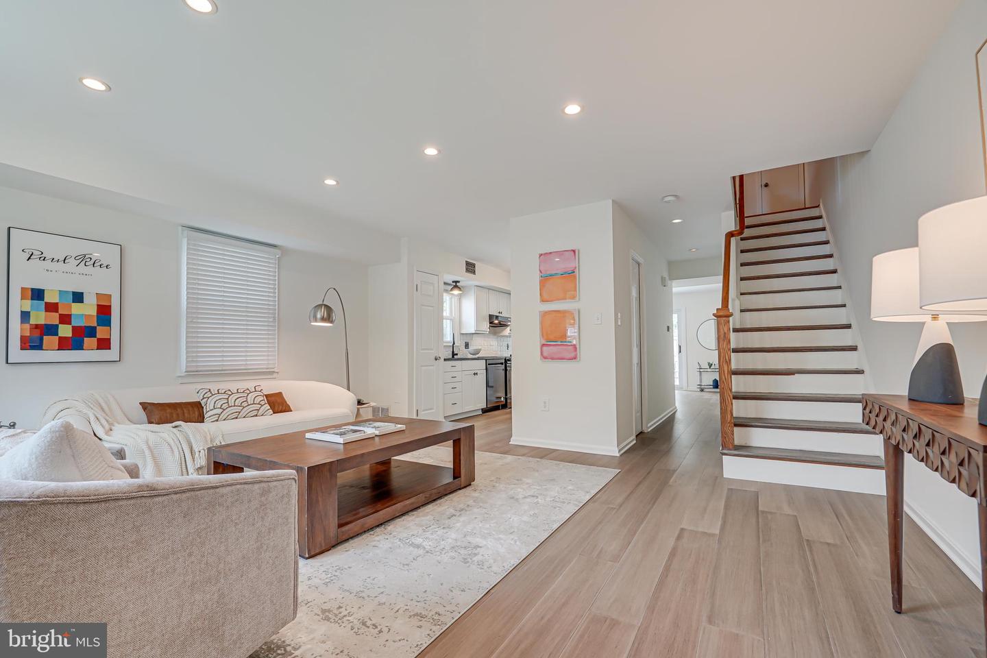100 E Howell Ave #B