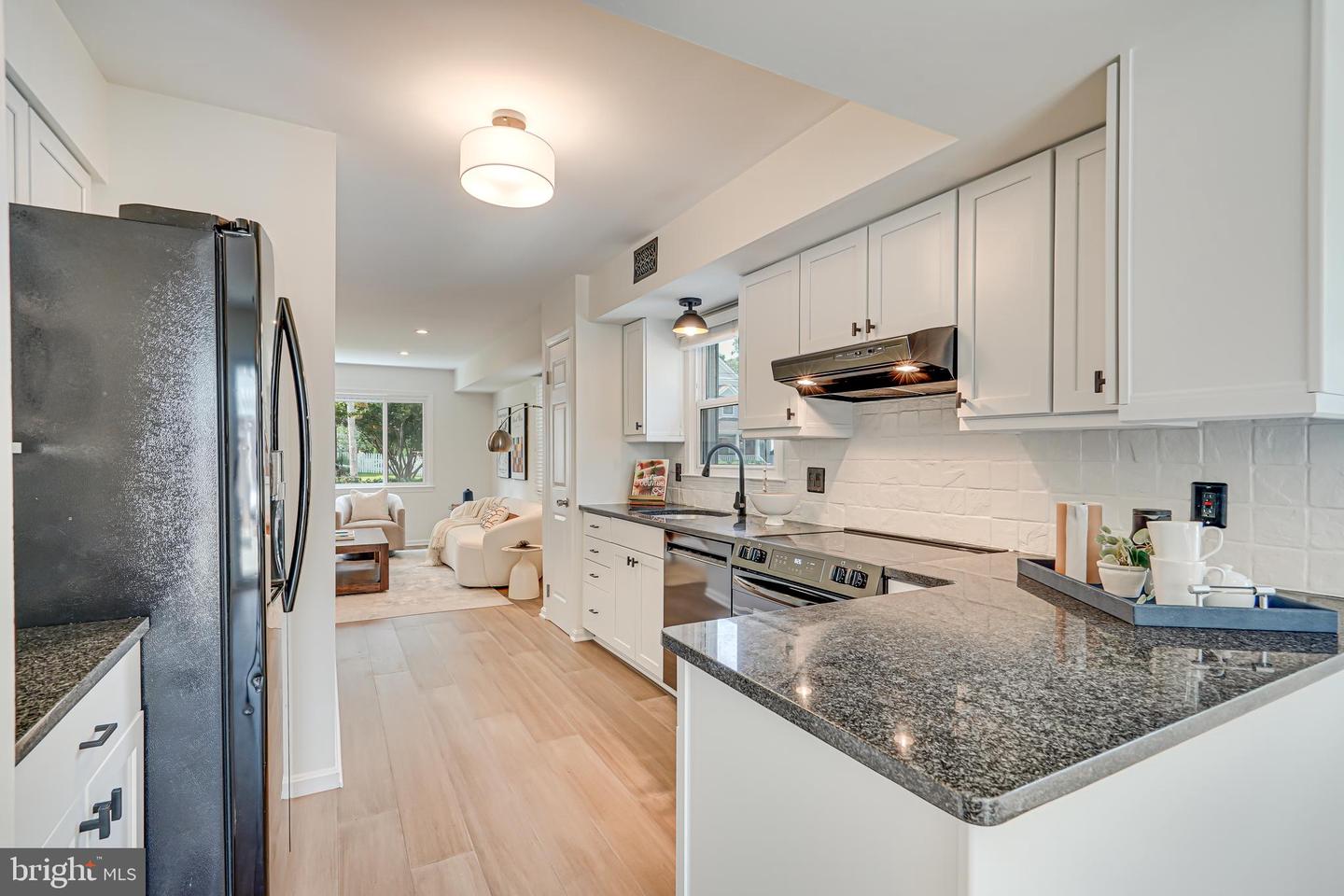 100 E Howell Ave #B