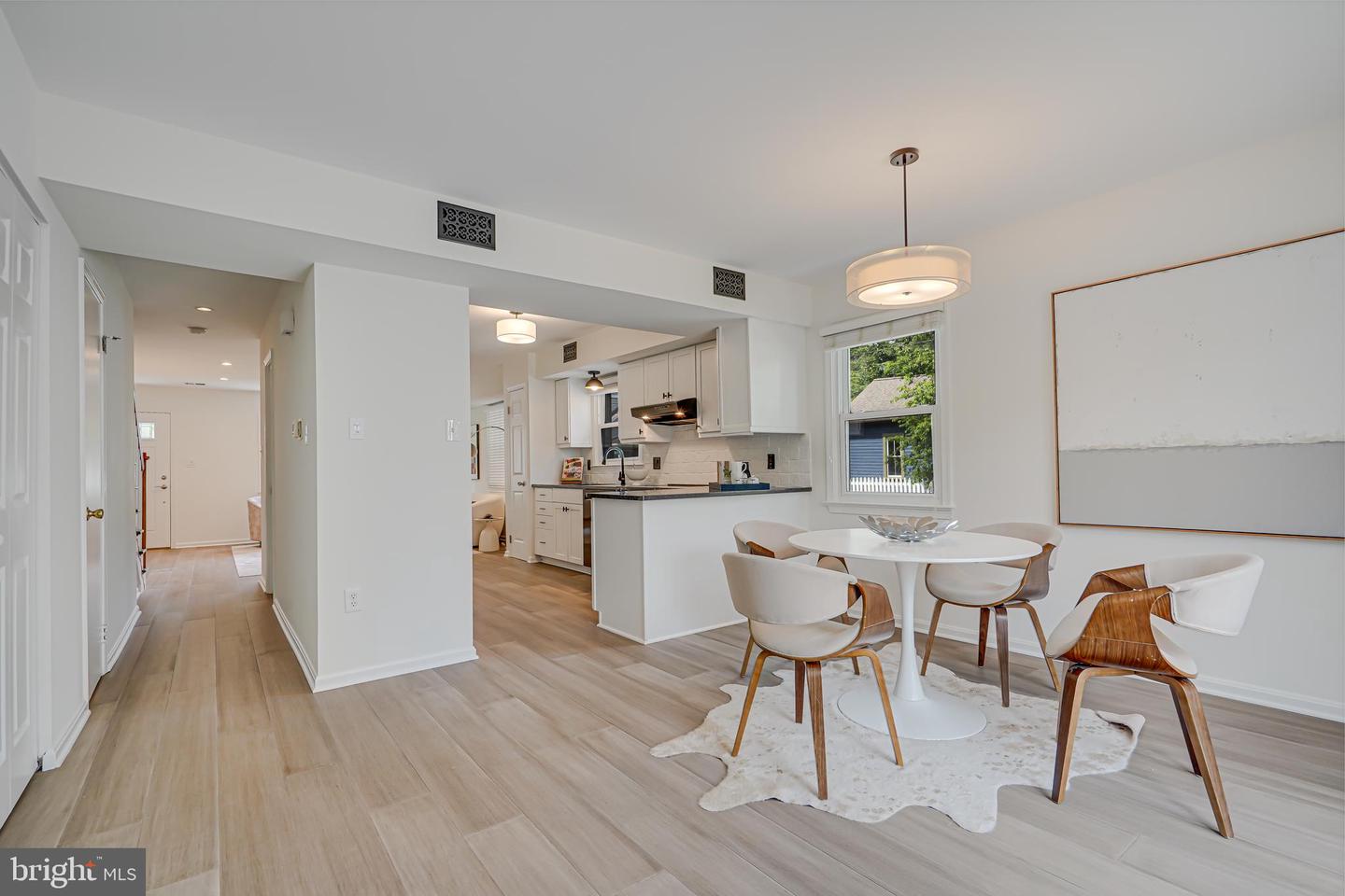 100 E Howell Ave #B