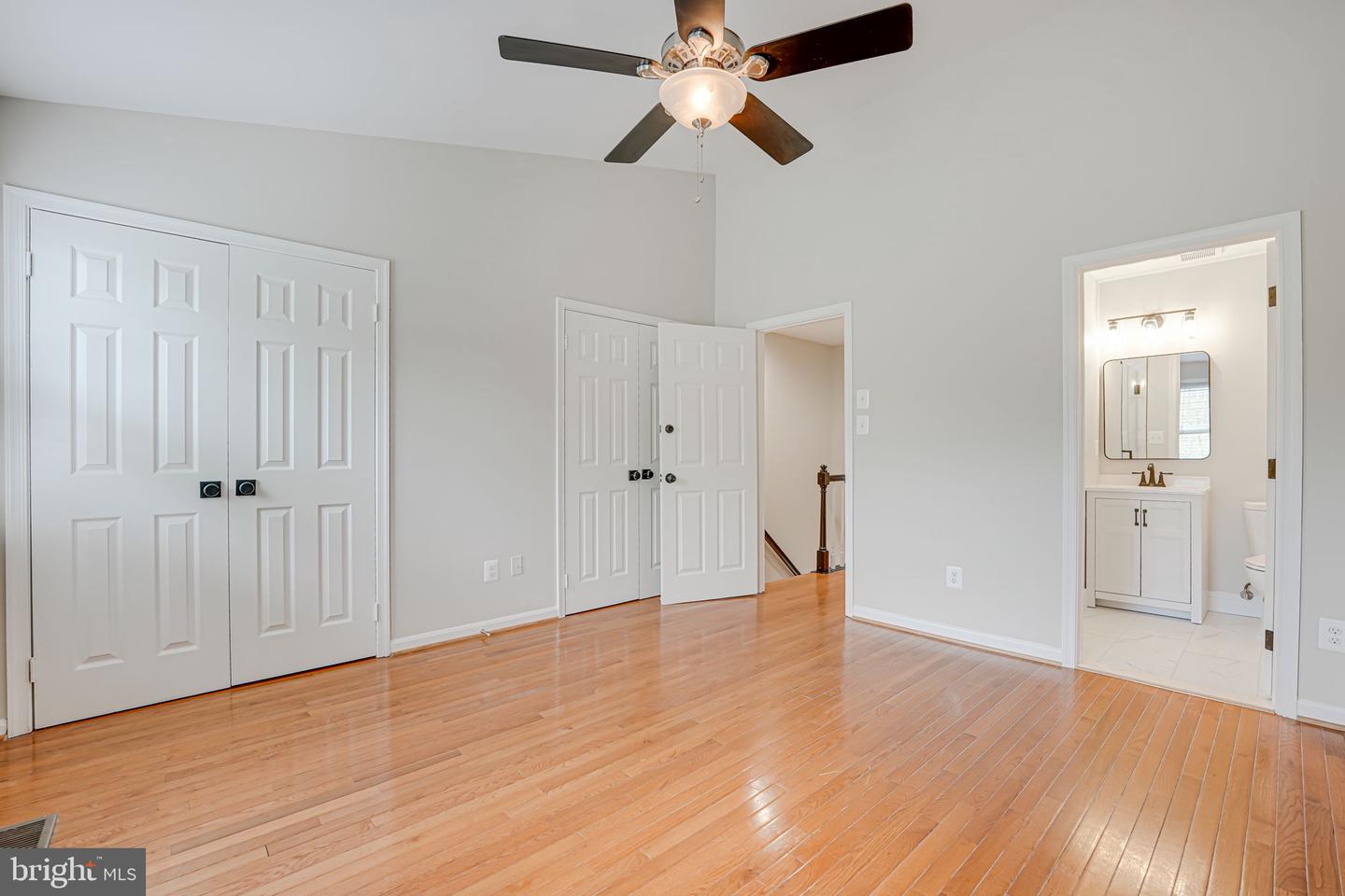 503 Colecroft Ct