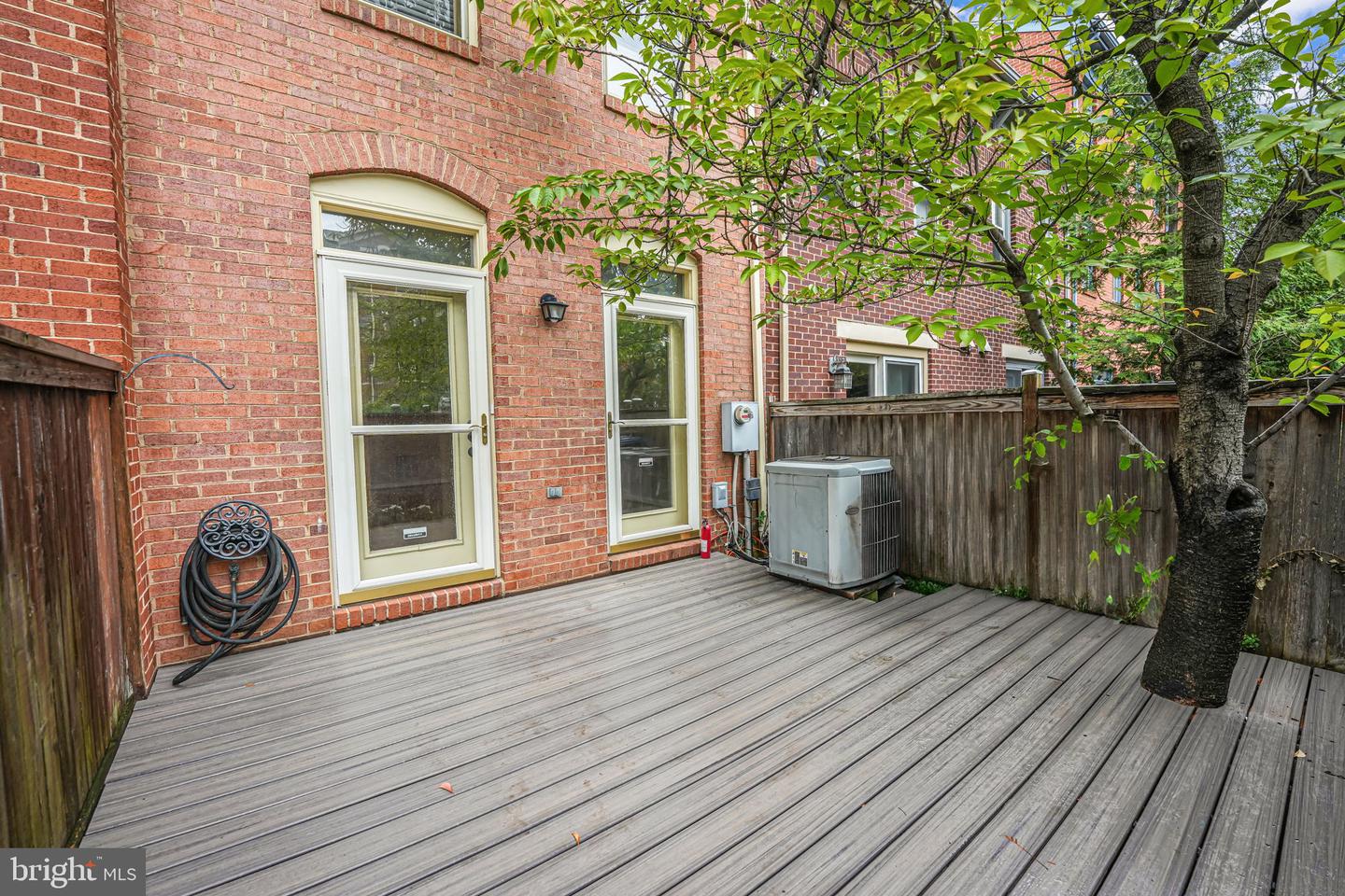 503 Colecroft Ct