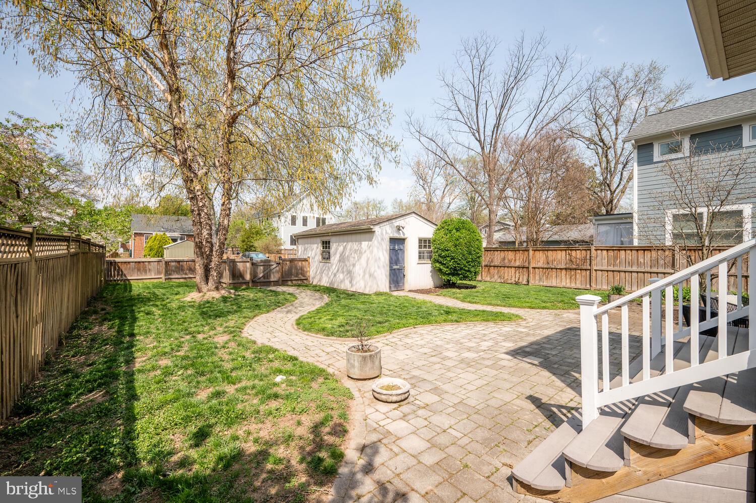 106 E MONROE AVE