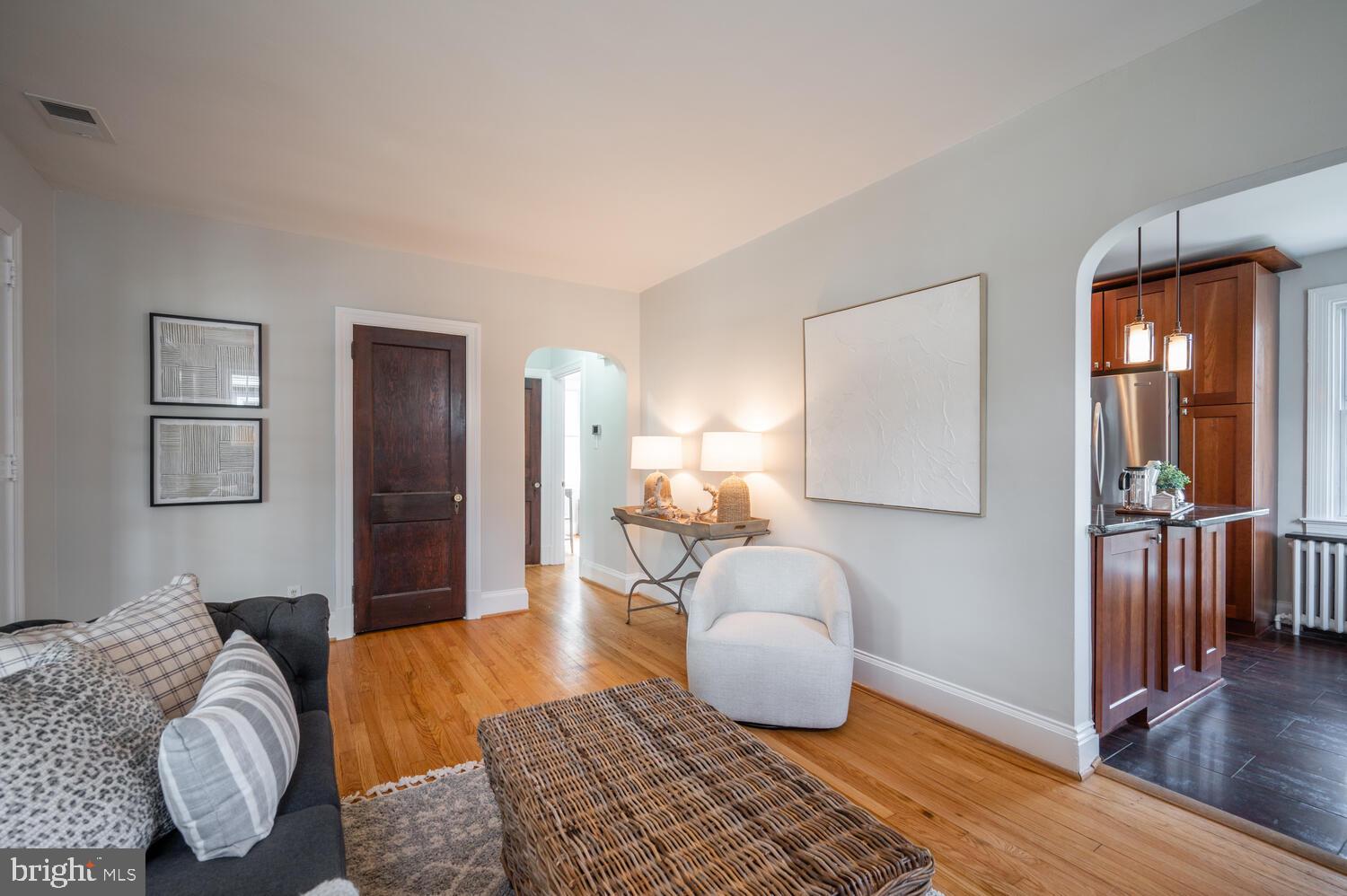 106 E MONROE AVE