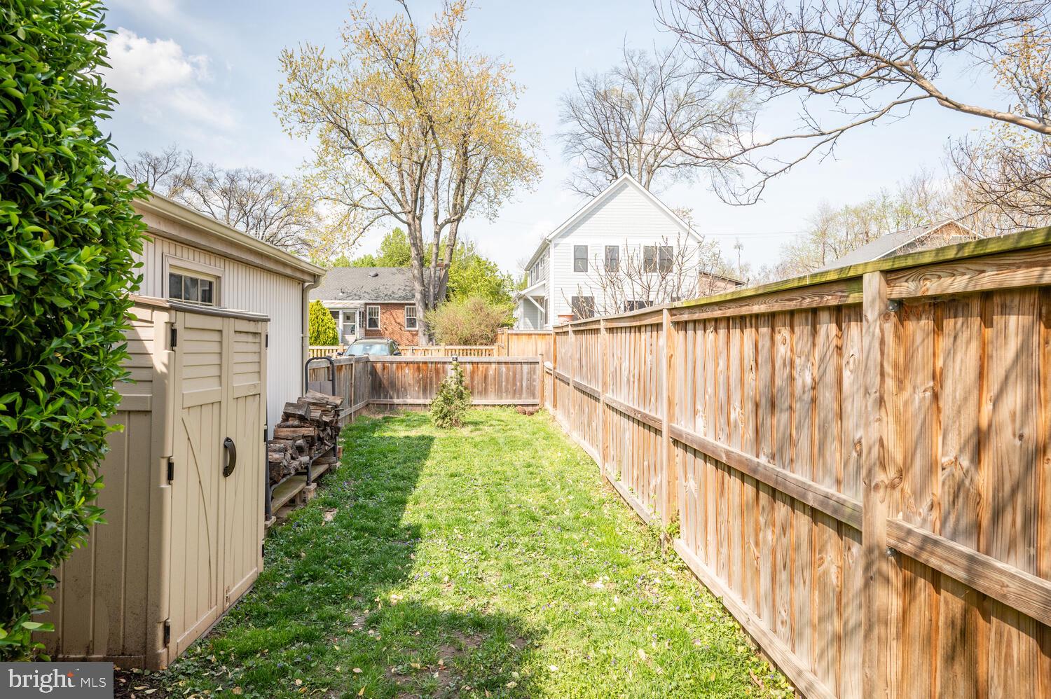 106 E MONROE AVE