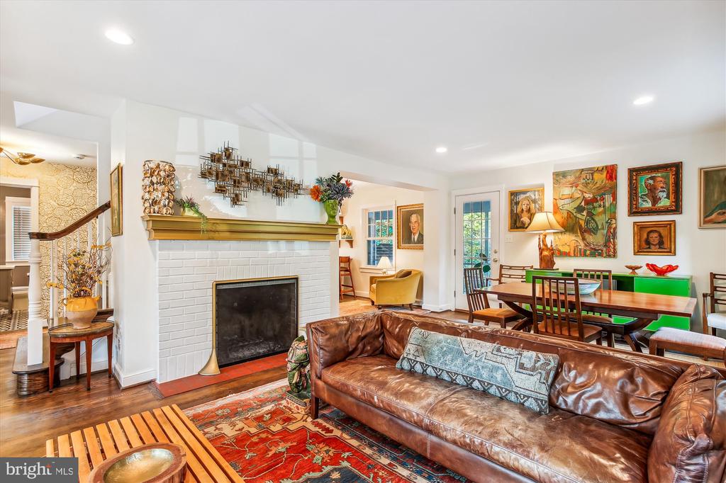 2433 Ridge Road Dr