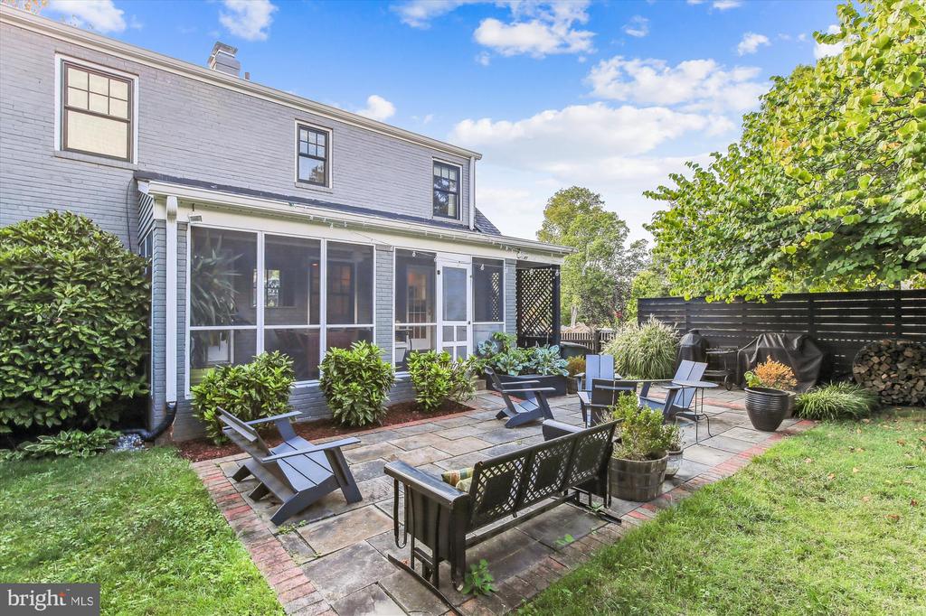 2433 Ridge Road Dr
