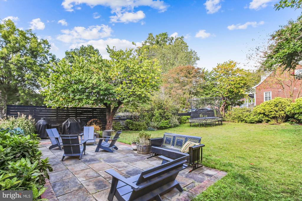 2433 Ridge Road Dr