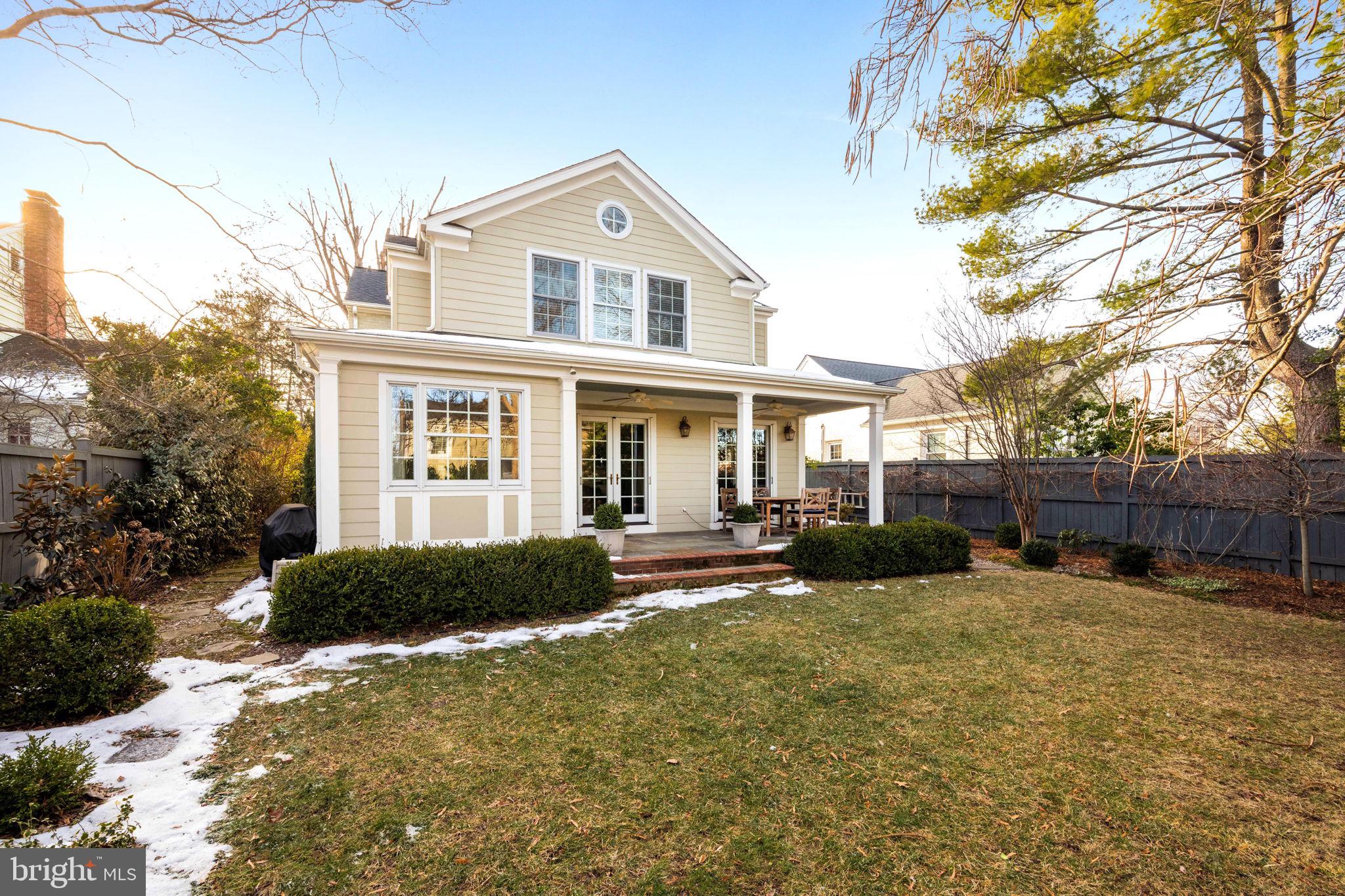 2707 Davis Ave