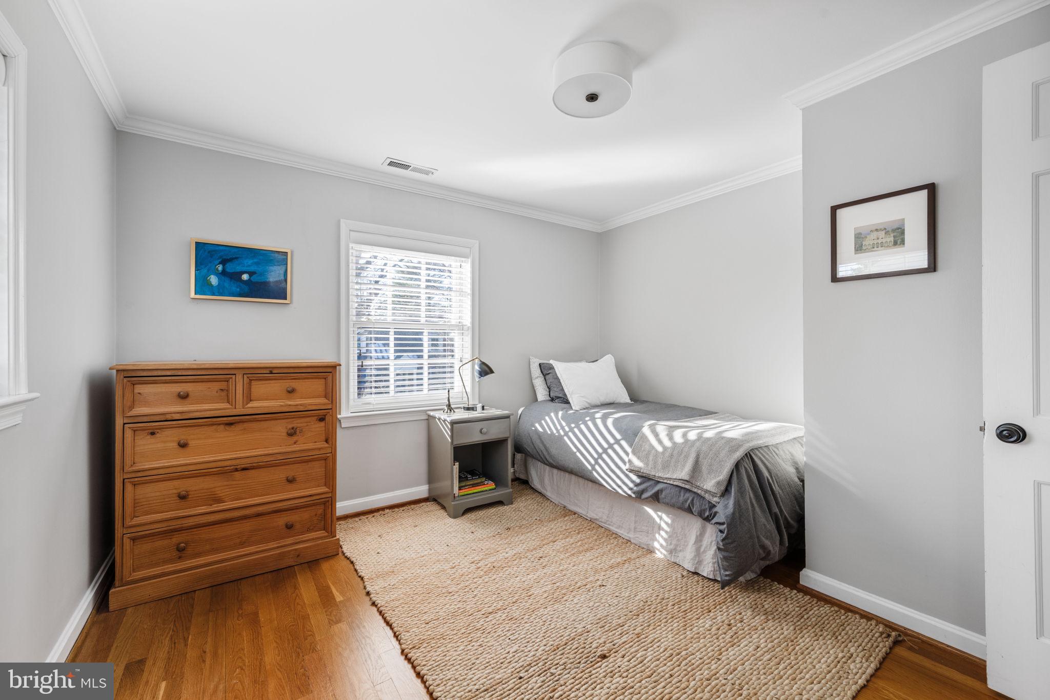 2707 Davis Ave
