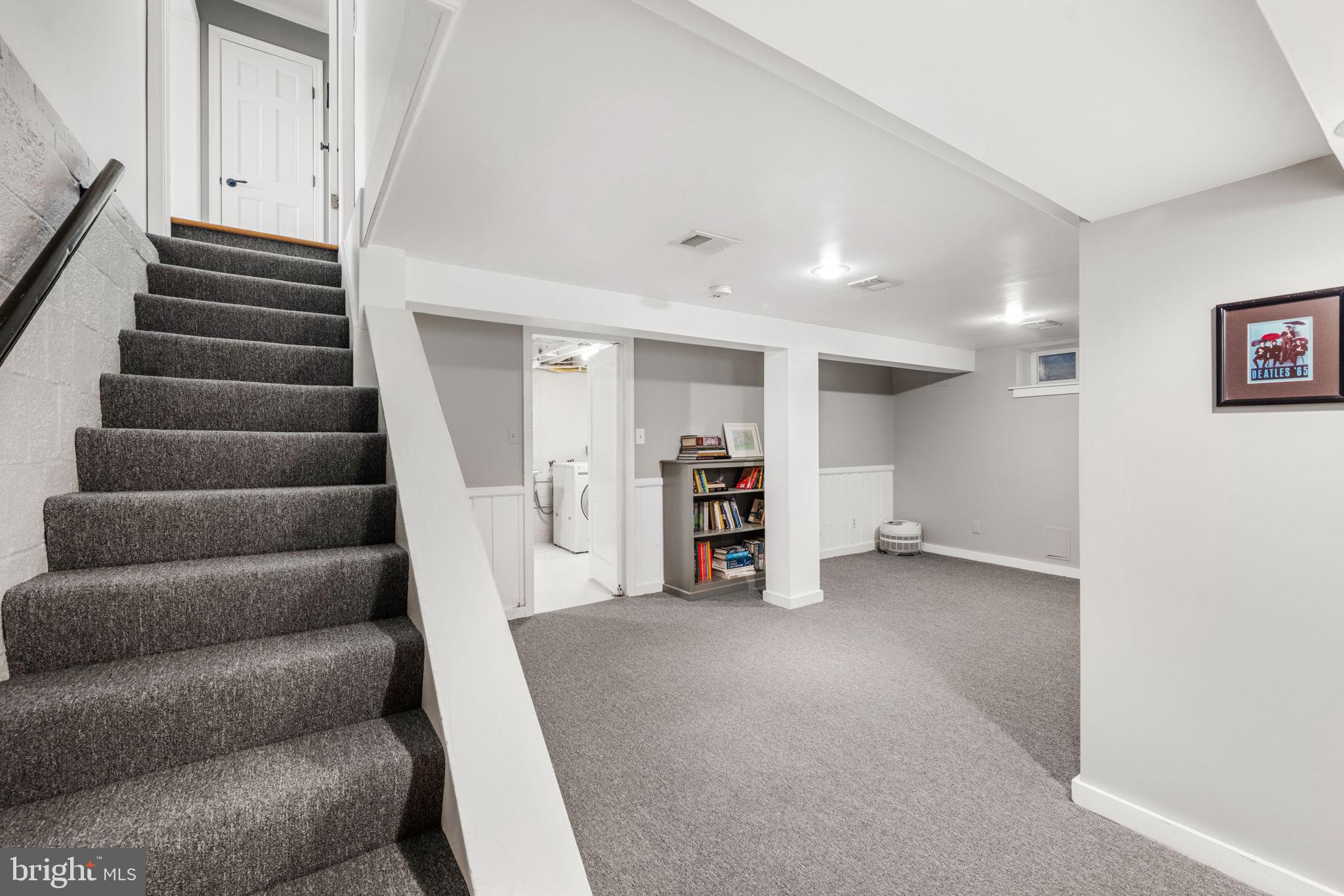 2707 Davis Ave