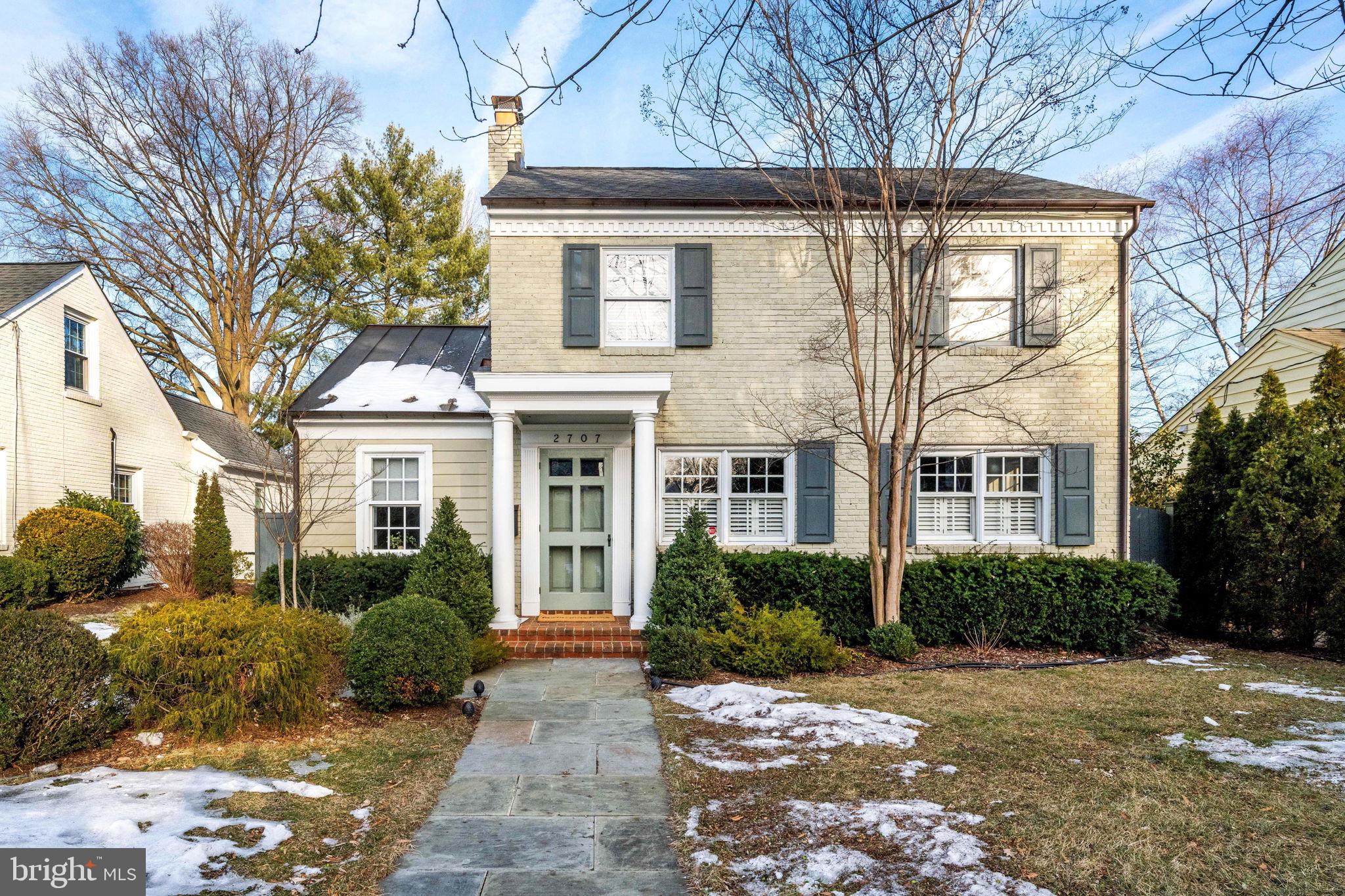 2707 Davis Ave