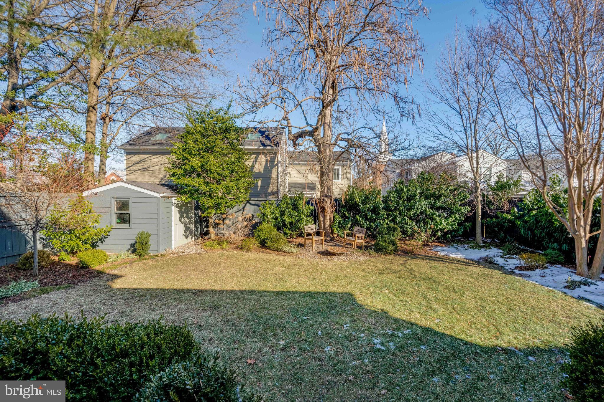 2707 Davis Ave