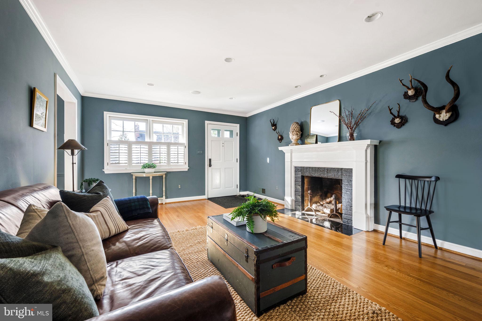 2707 Davis Ave