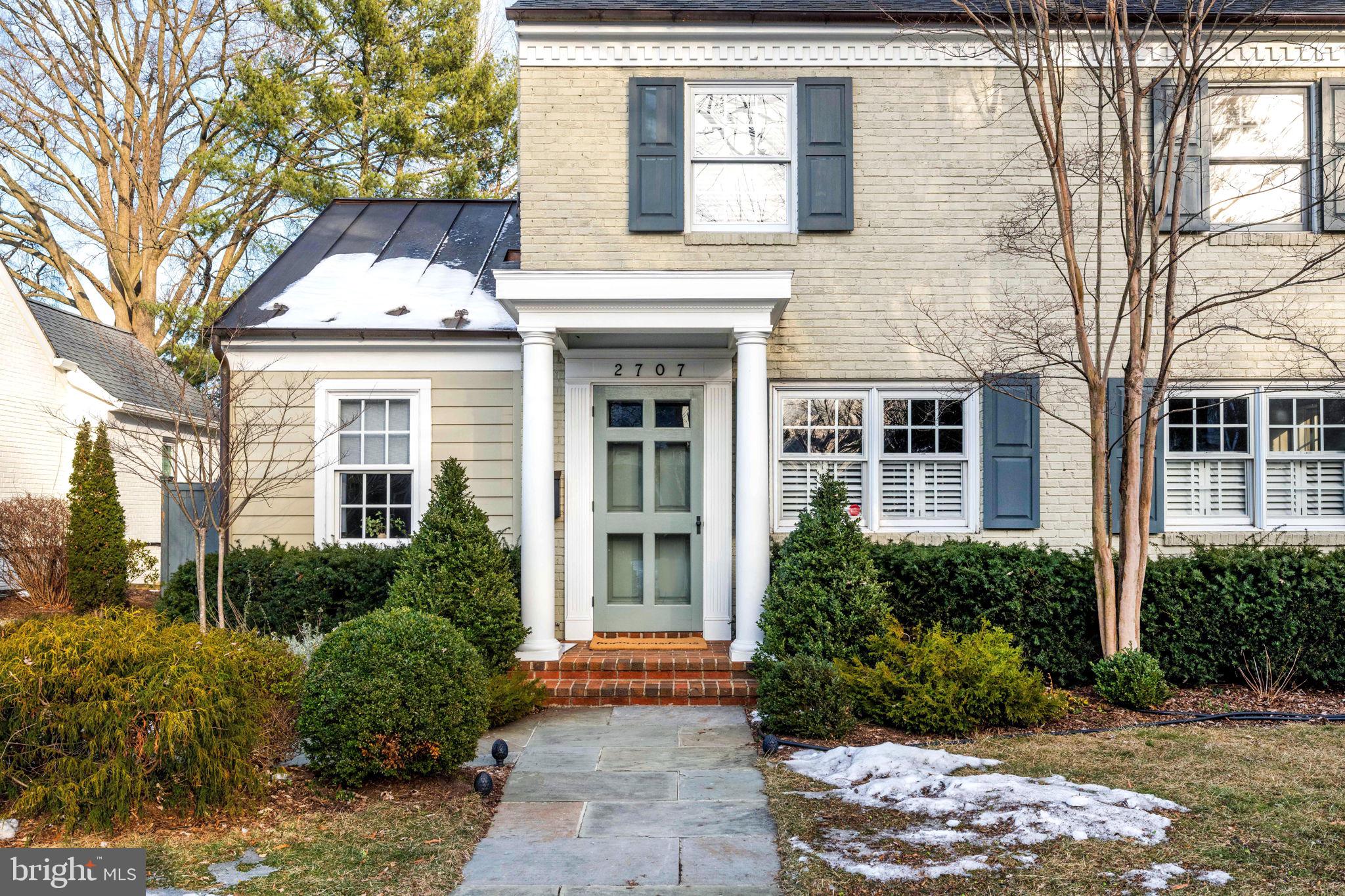 2707 Davis Ave