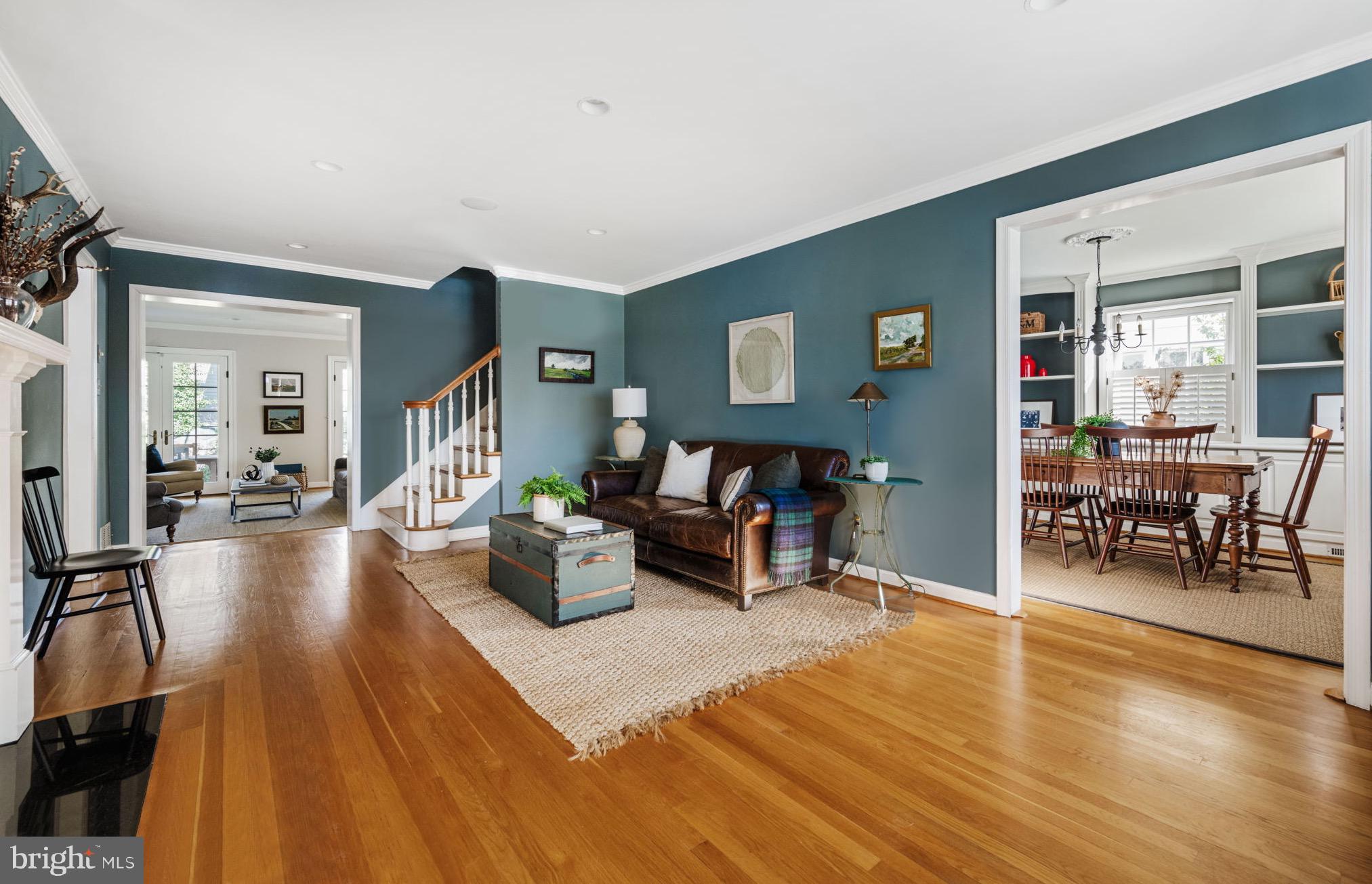 2707 Davis Ave