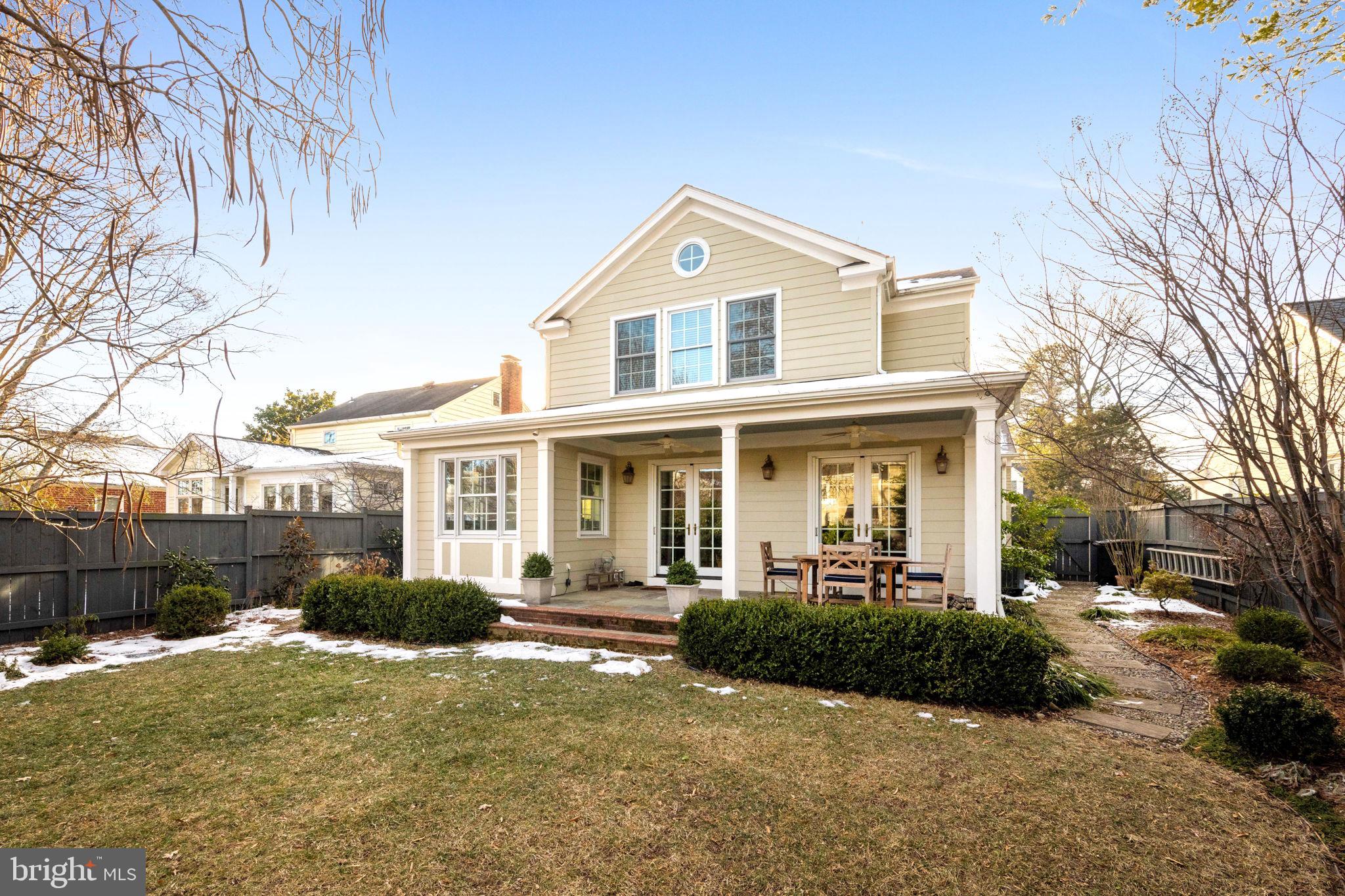 2707 Davis Ave