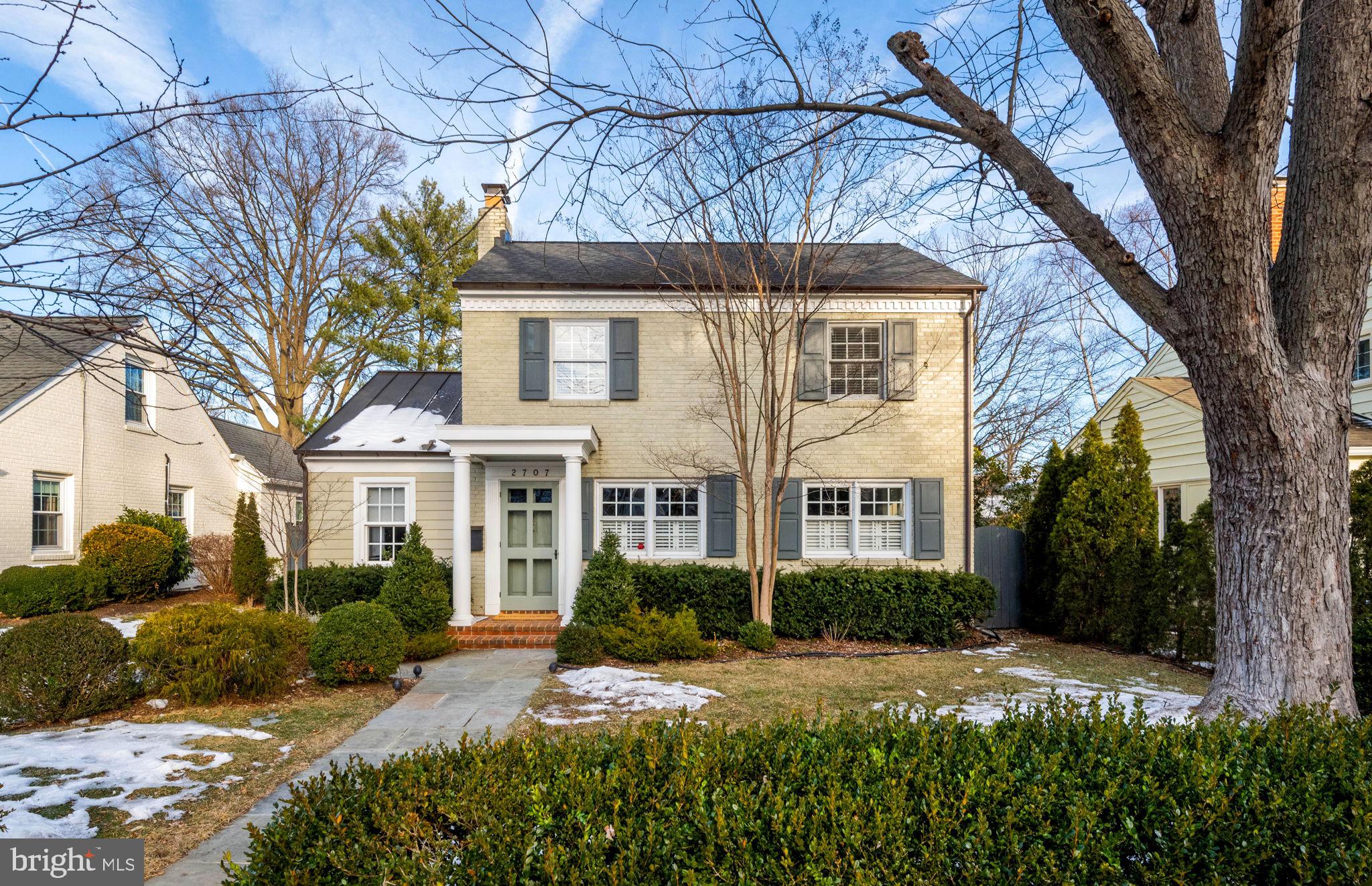 2707 Davis Ave