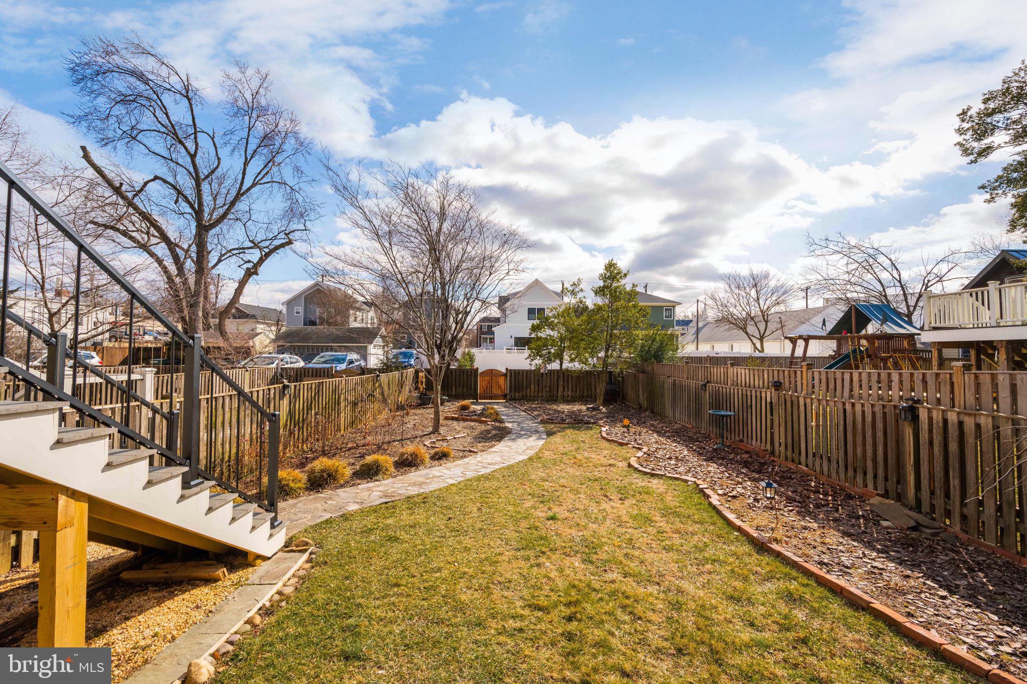 225 E Mason Ave