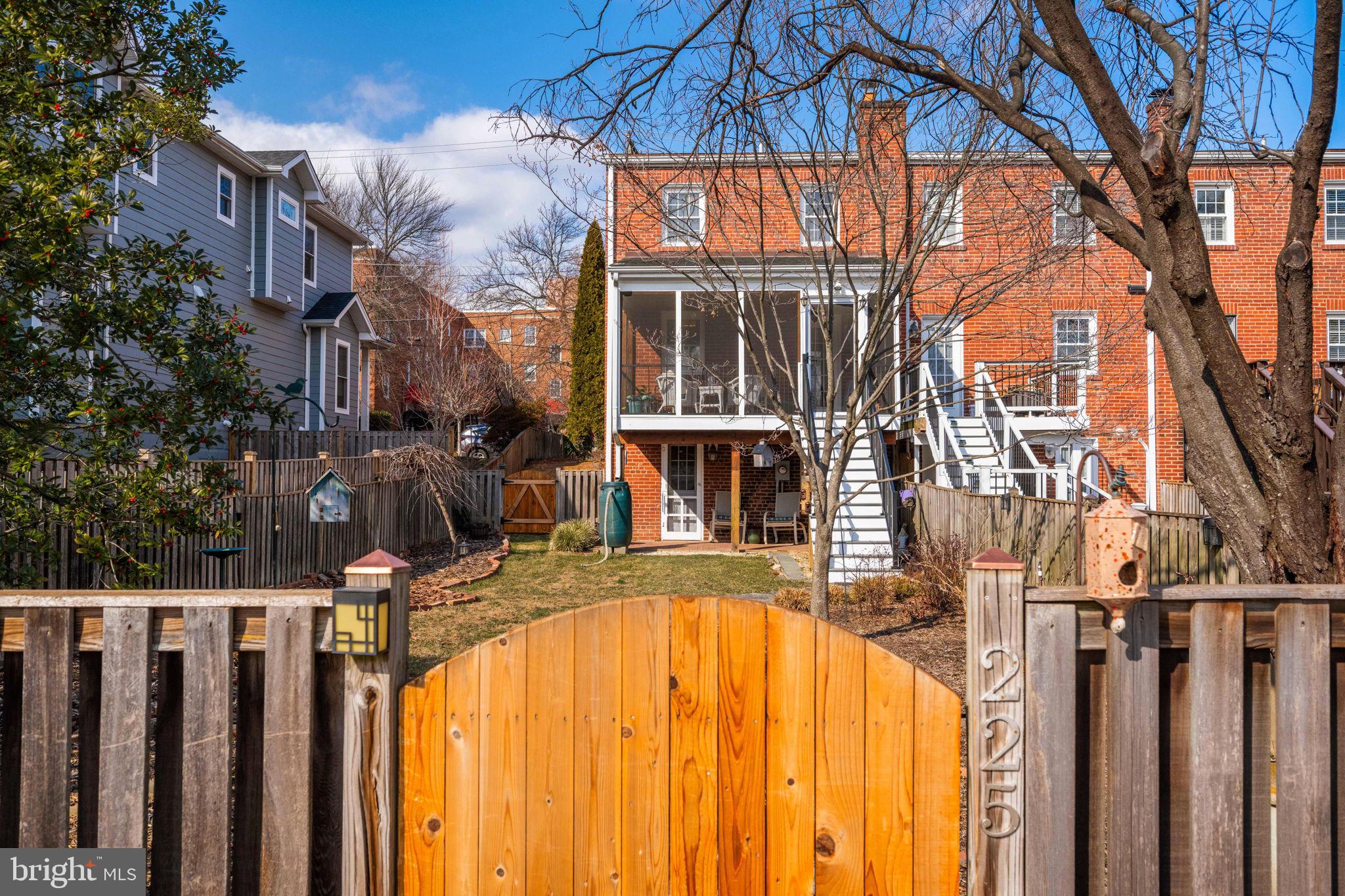225 E Mason Ave