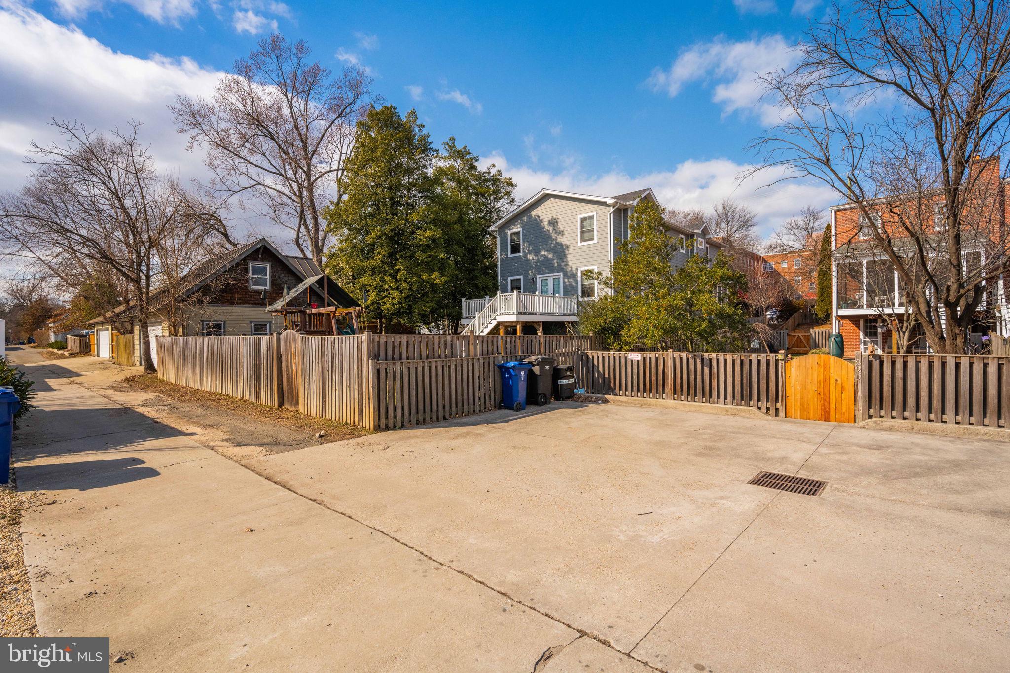 225 E Mason Ave