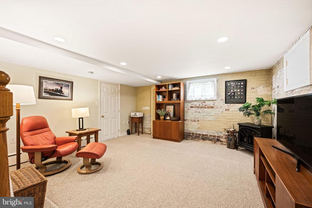 225 E Mason Ave