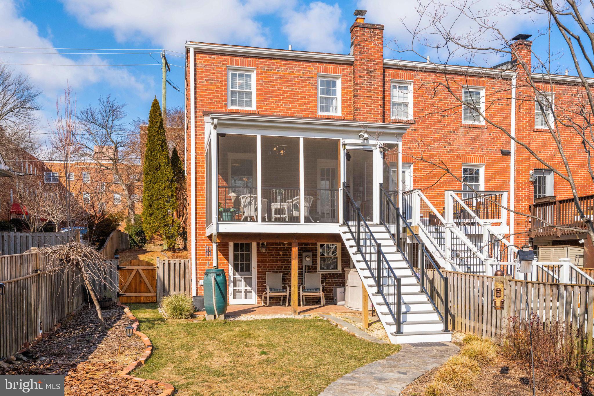 225 E Mason Ave