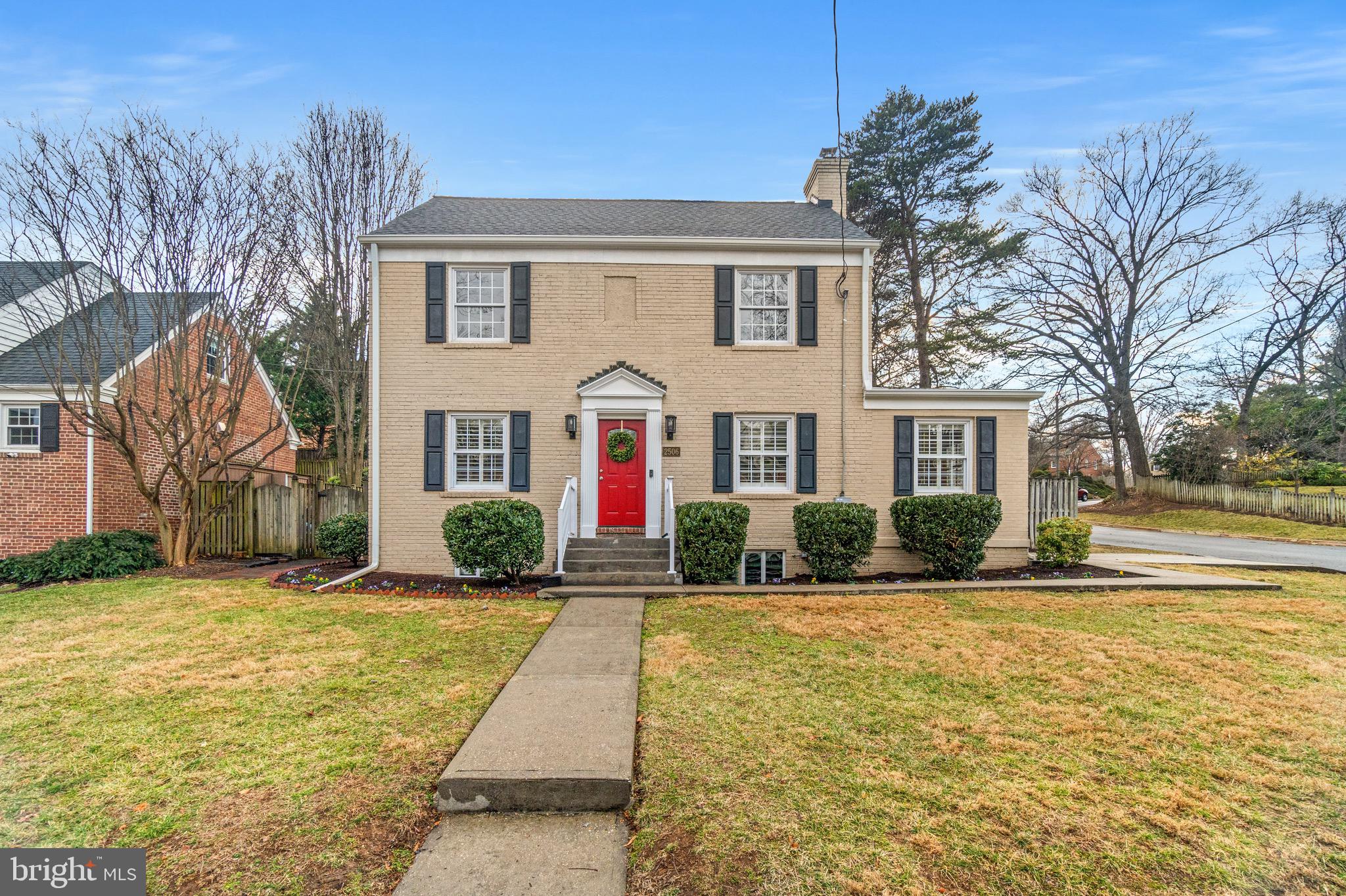 2506 Valley Dr