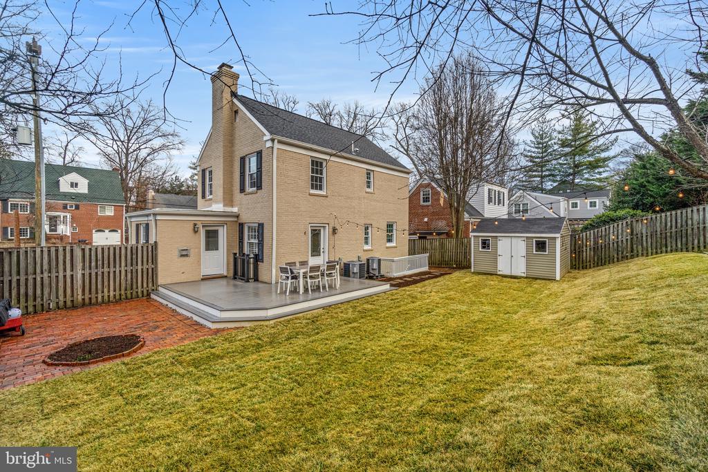 2506 Valley Dr